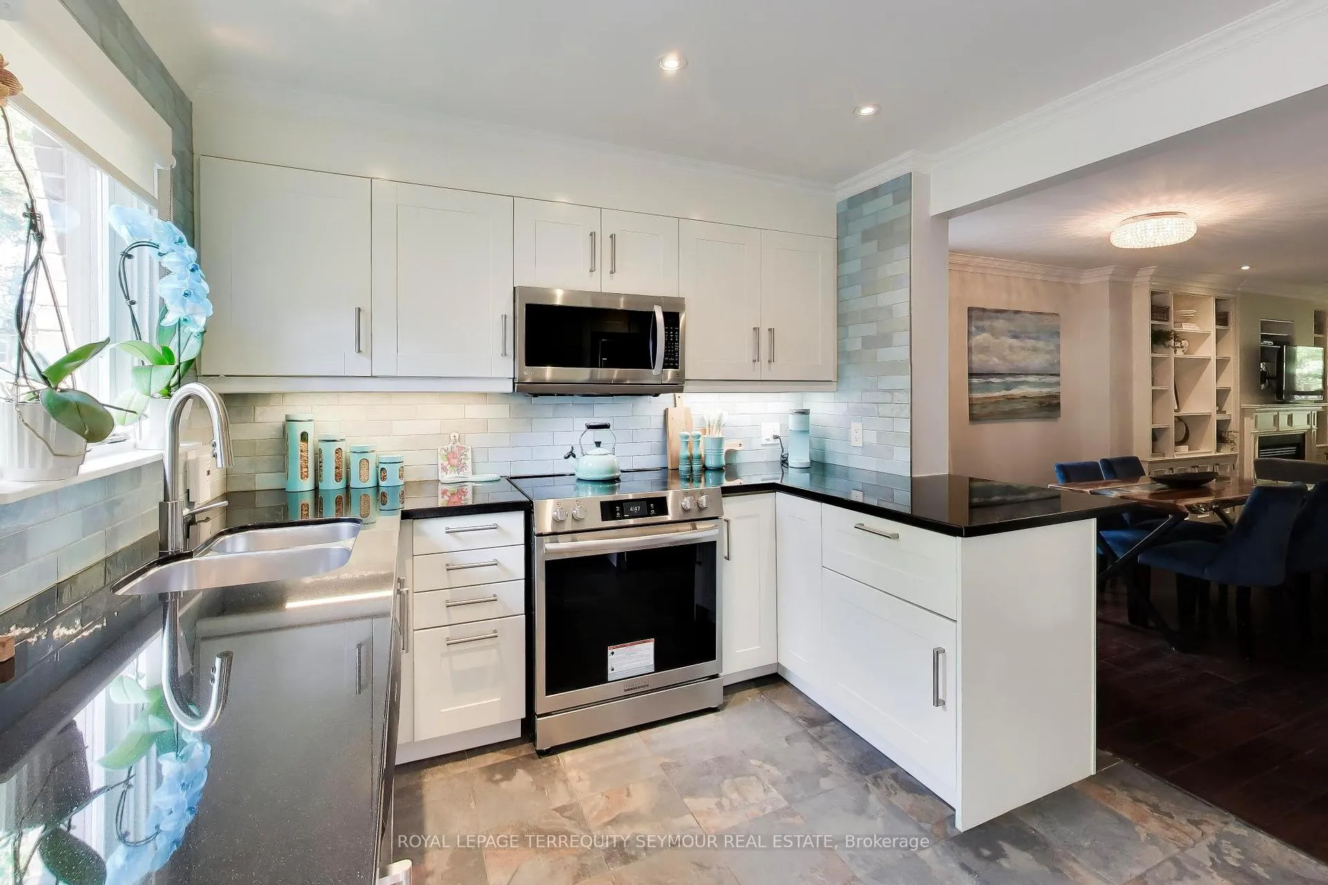 Photo 8 of 472 Balliol Street, Toronto, Mount Pleasant East — HOMEH