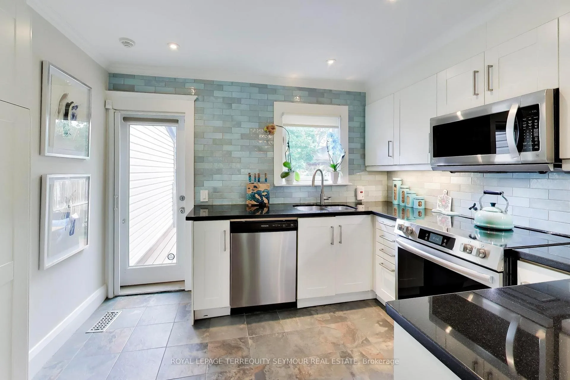 Photo 9 of 472 Balliol Street, Toronto, Mount Pleasant East — HOMEH