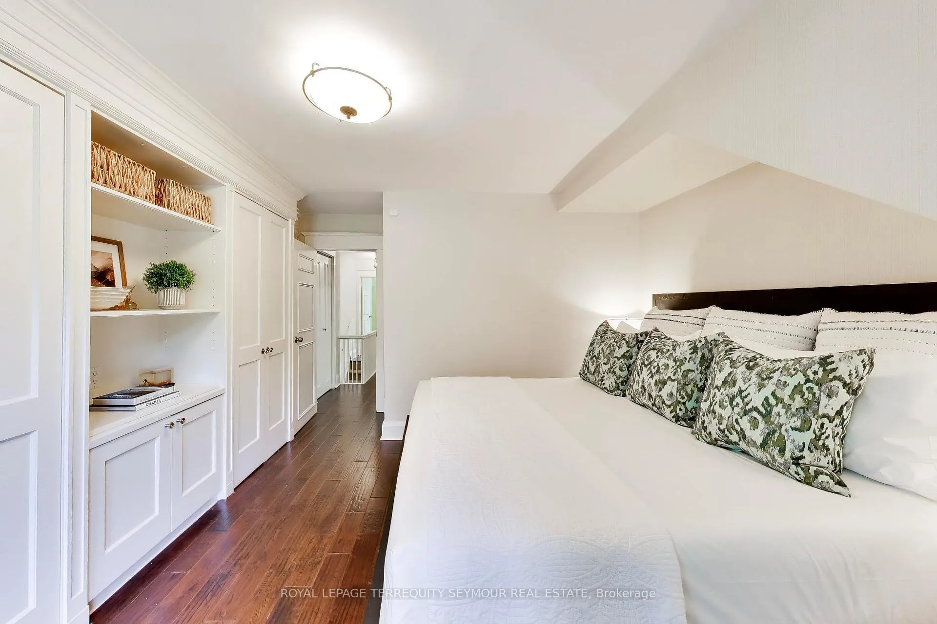 Photo 10 of 472 Balliol Street, Toronto, Mount Pleasant East — HOMEH
