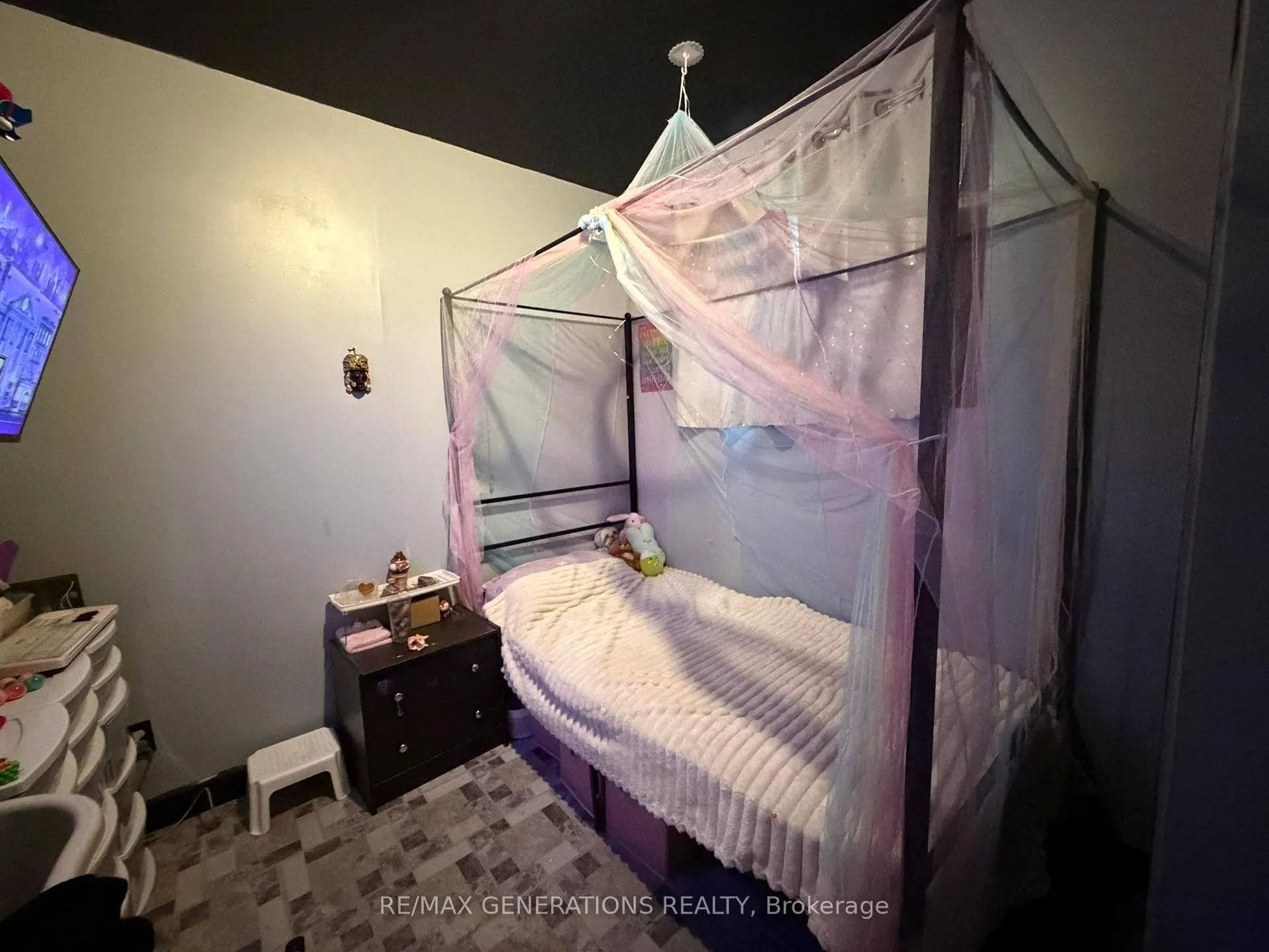 Photo 9 of 444 McKellar Street N, Thunder Bay, McKeller Park — HOMEH