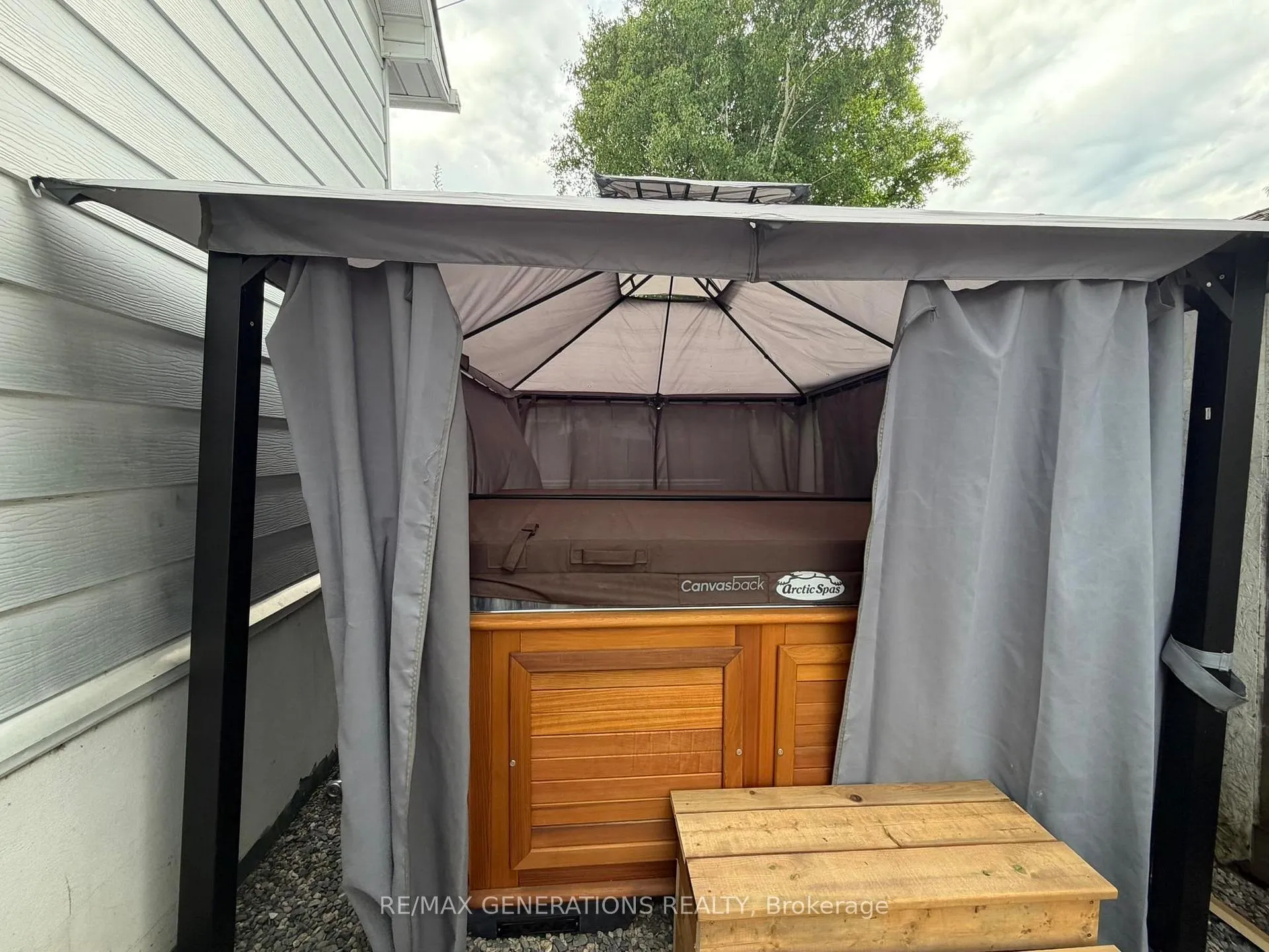 Photo 20 of 444 McKellar Street N, Thunder Bay, McKeller Park — HOMEH