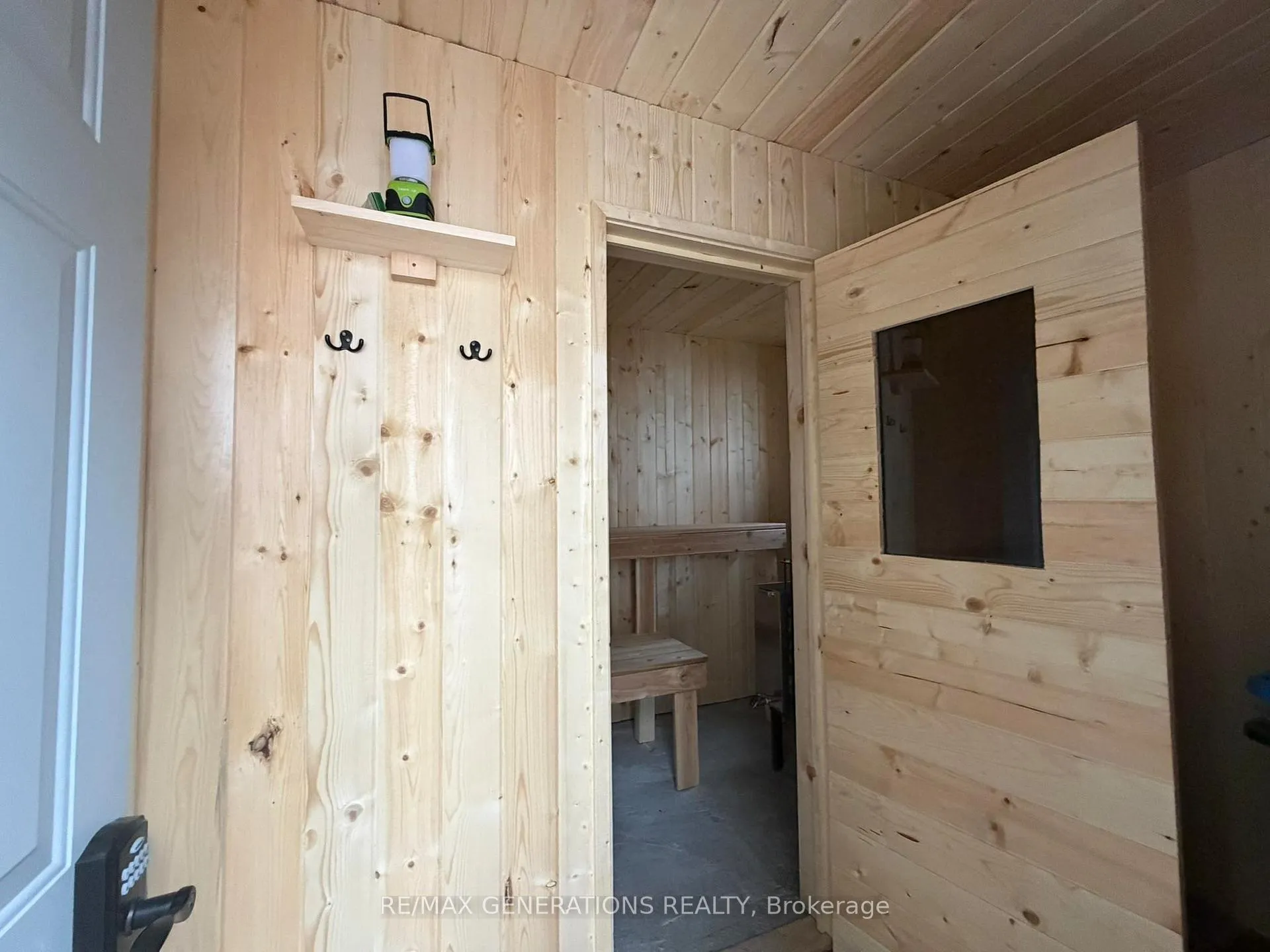 Photo 26 of 444 McKellar Street N, Thunder Bay, McKeller Park — HOMEH