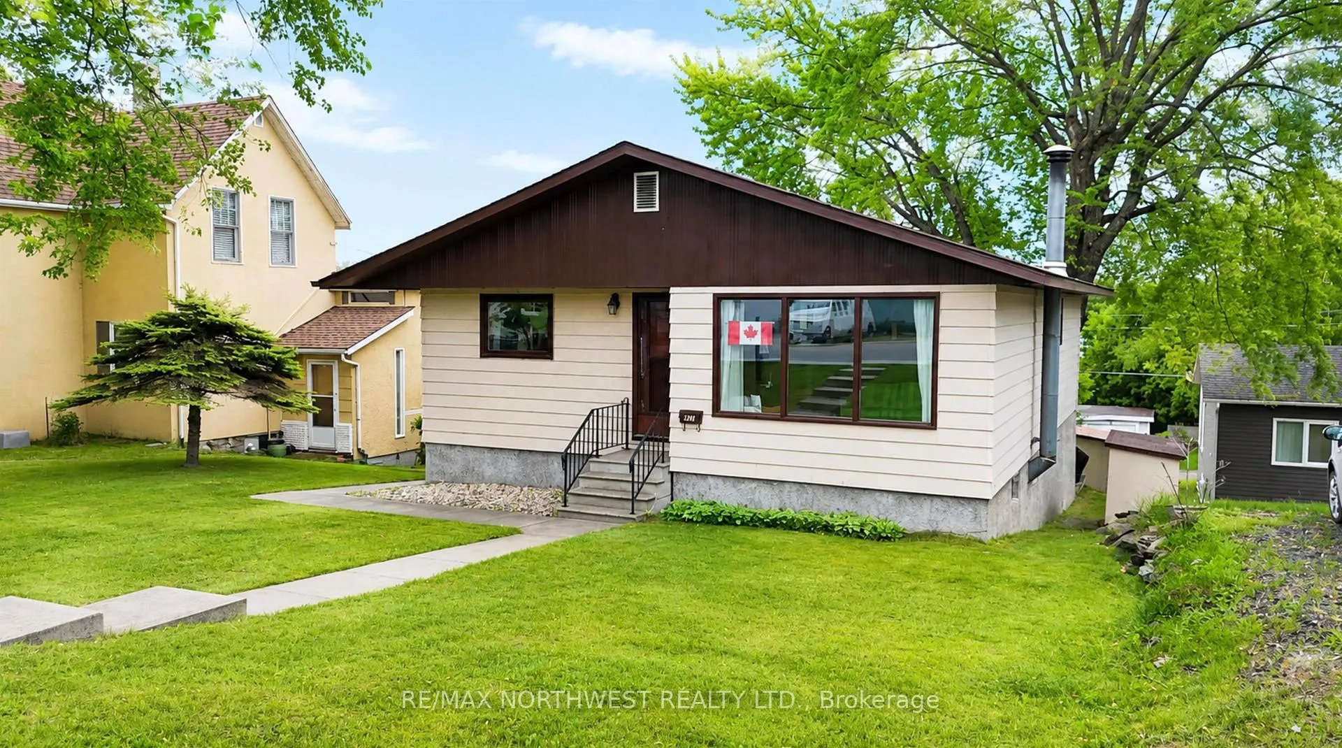 Photo 1 of 913 Park Street, Kenora, Central — HOMEH