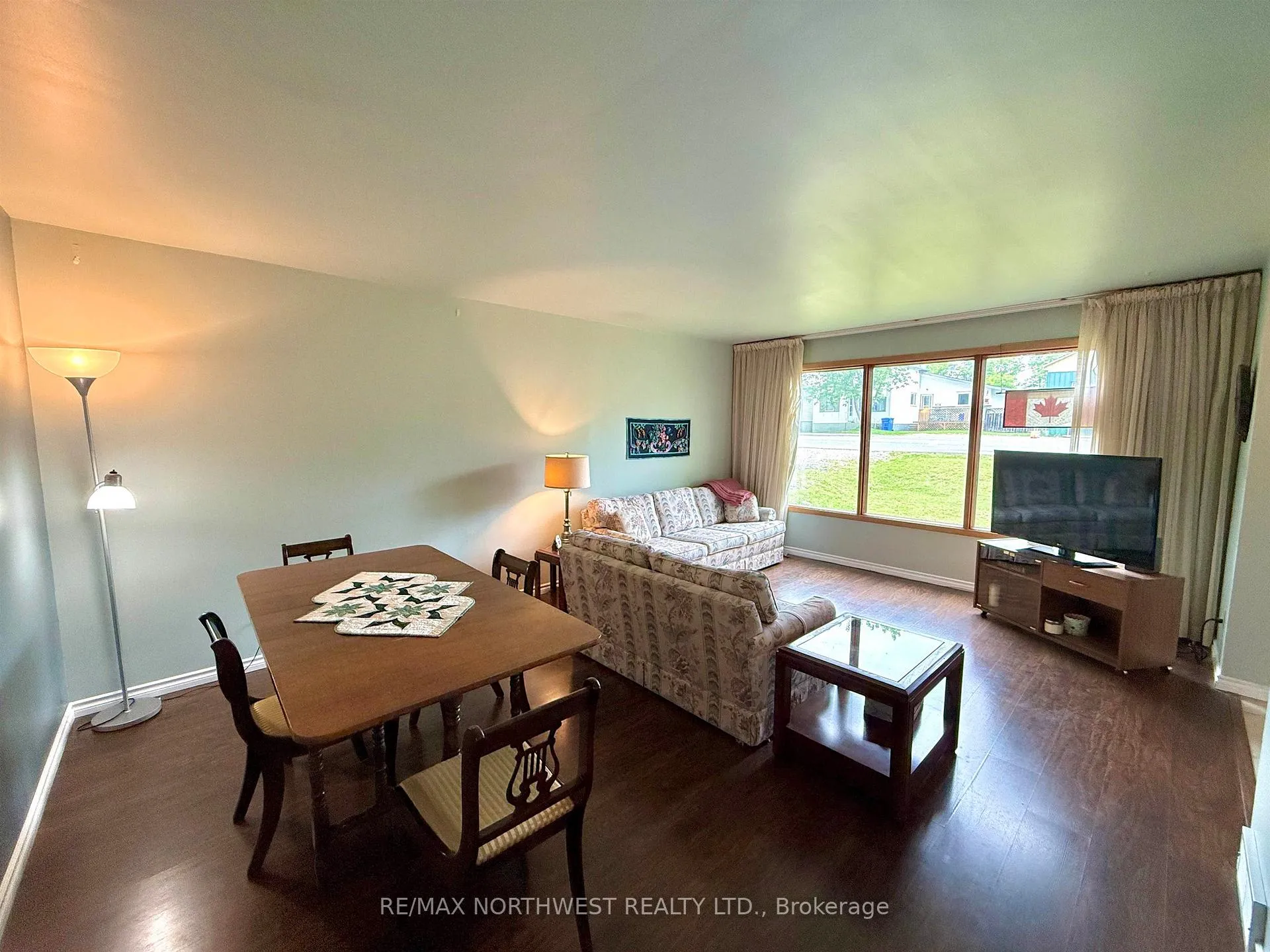 Photo 4 of 913 Park Street, Kenora, Central — HOMEH