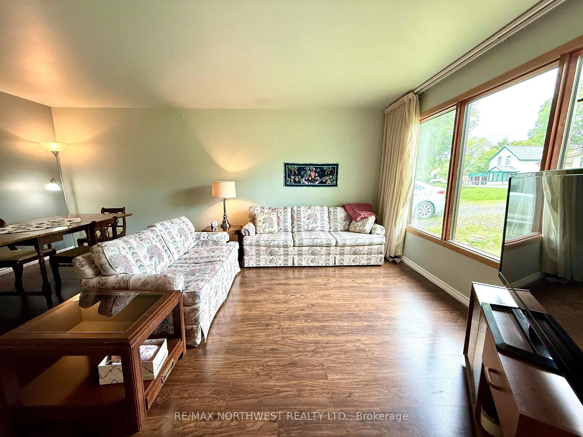 Photo 5 of 913 Park Street, Kenora, Central — HOMEH