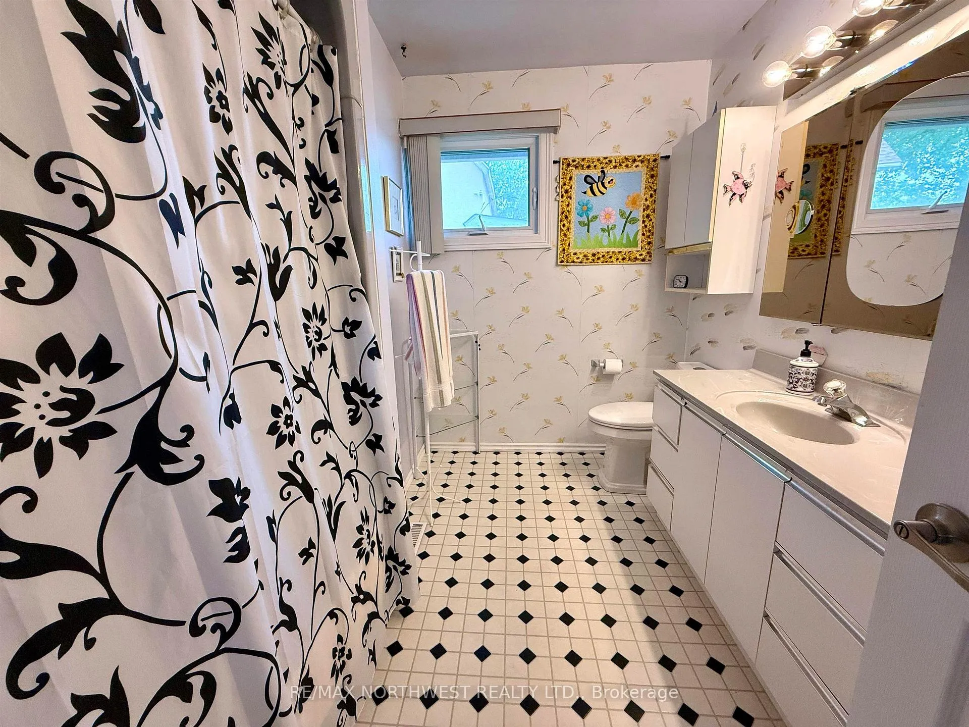 Photo 6 of 913 Park Street, Kenora, Central — HOMEH