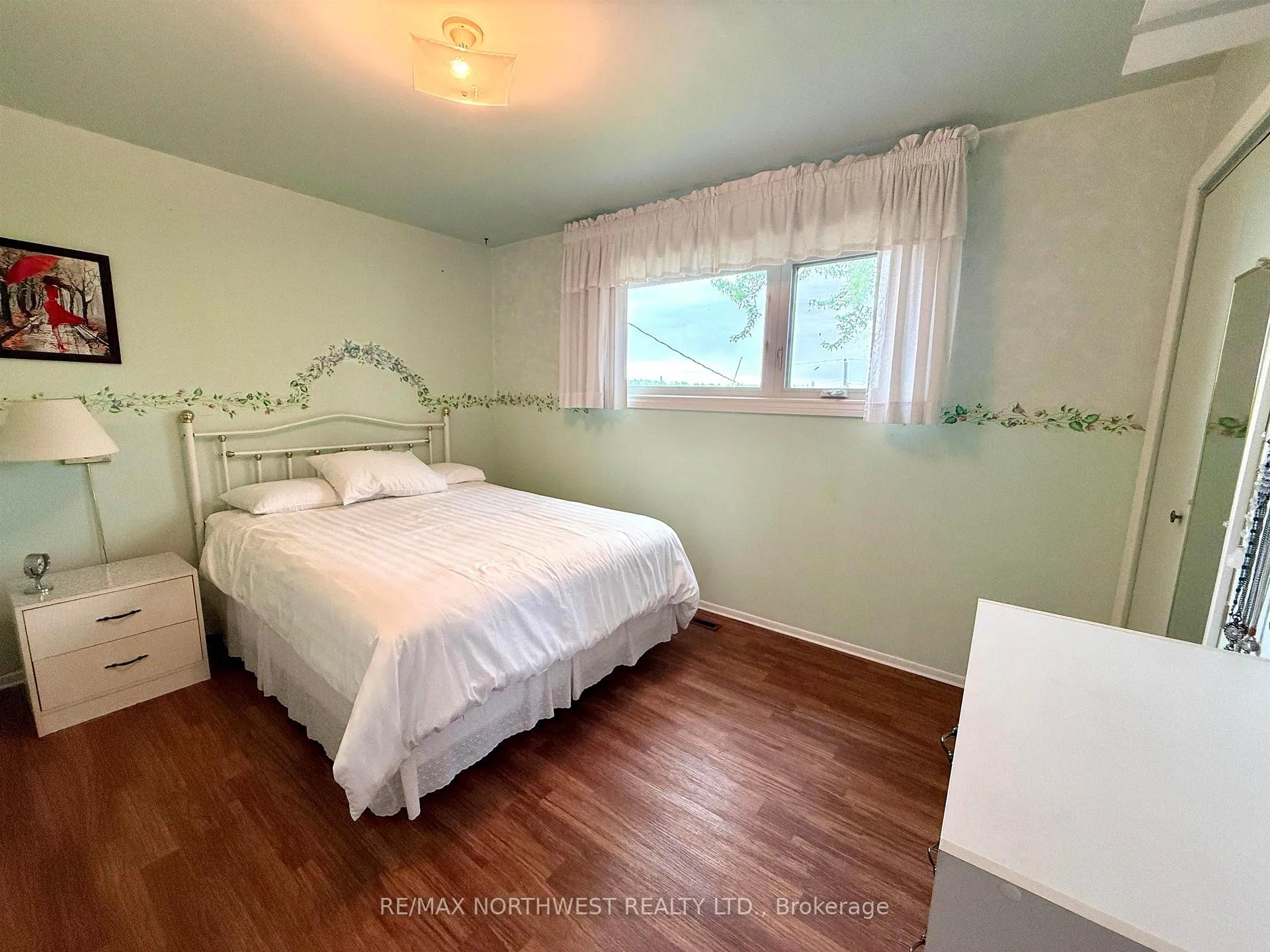 Photo 7 of 913 Park Street, Kenora, Central — HOMEH