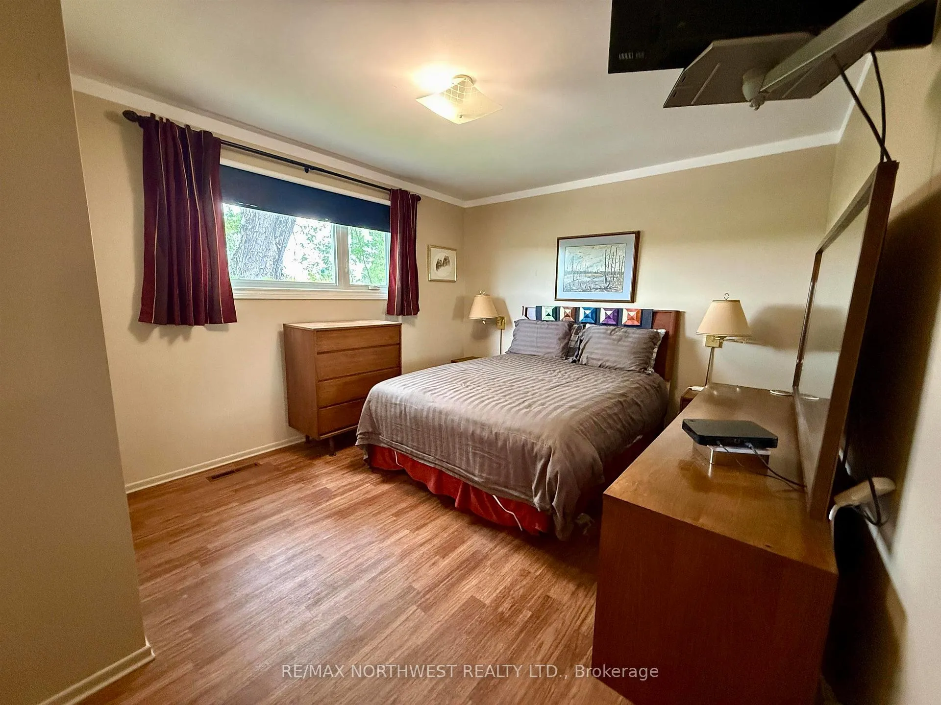 Photo 9 of 913 Park Street, Kenora, Central — HOMEH