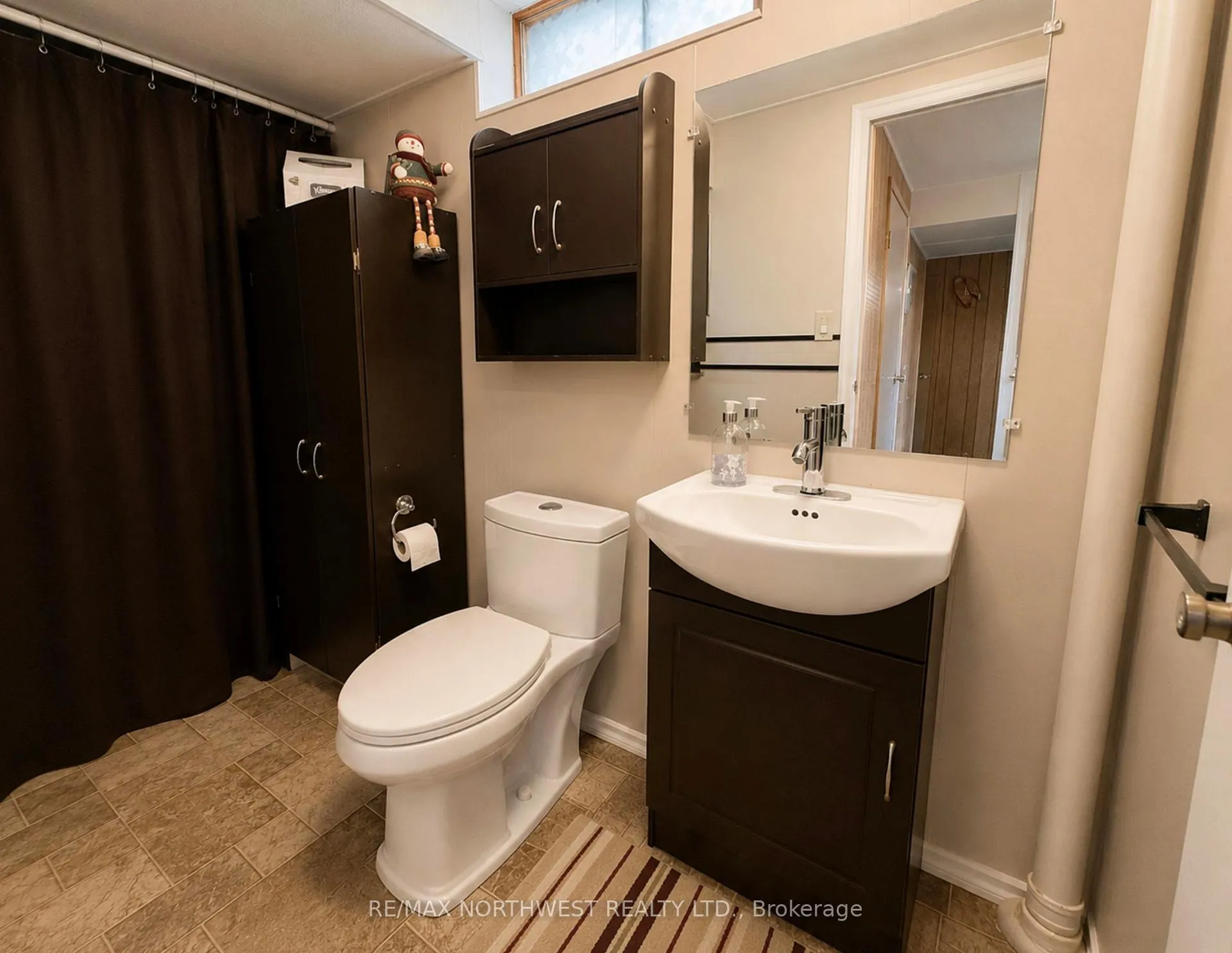 Photo 21 of 913 Park Street, Kenora, Central — HOMEH