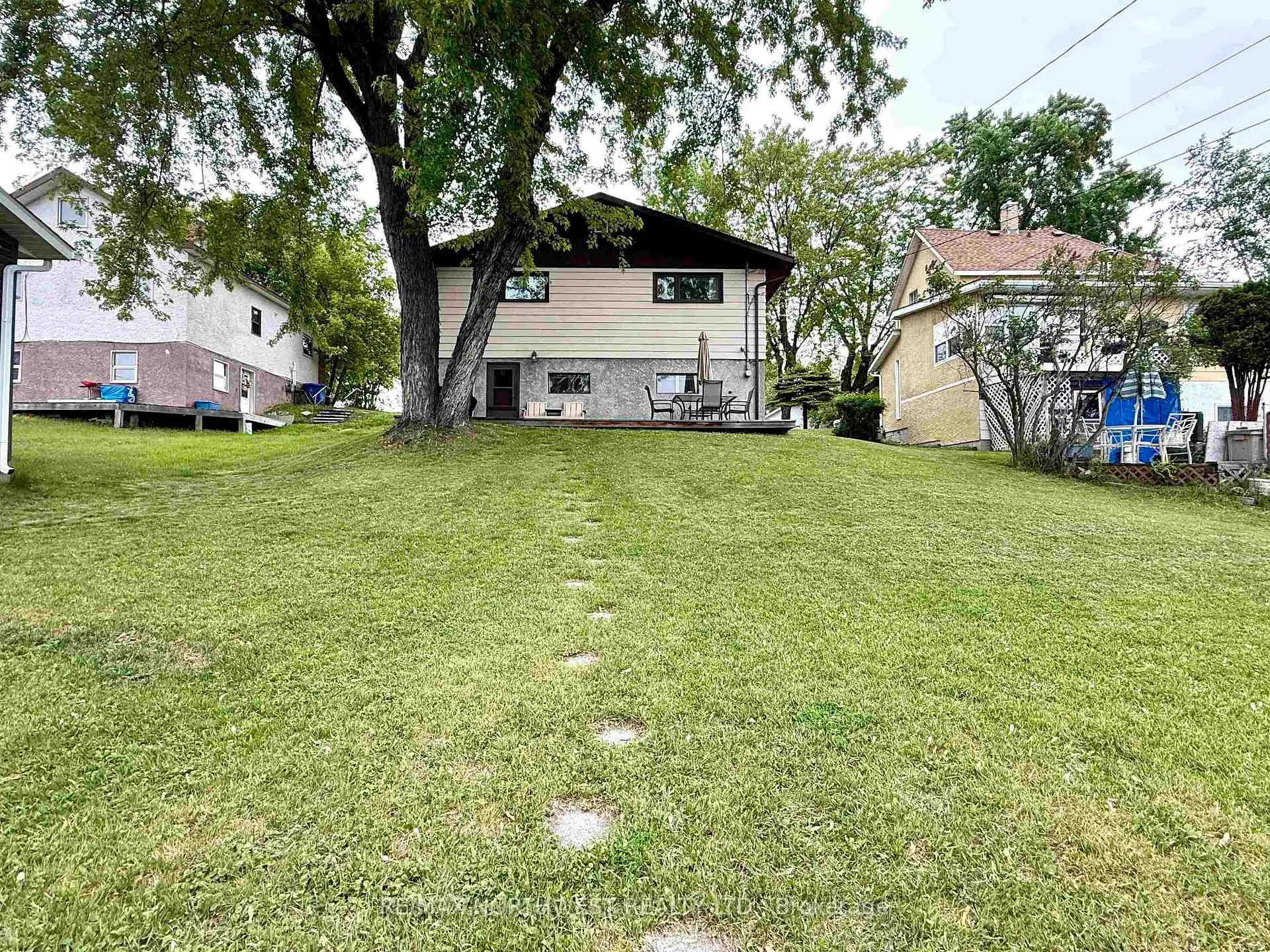 Photo 30 of 913 Park Street, Kenora, Central — HOMEH