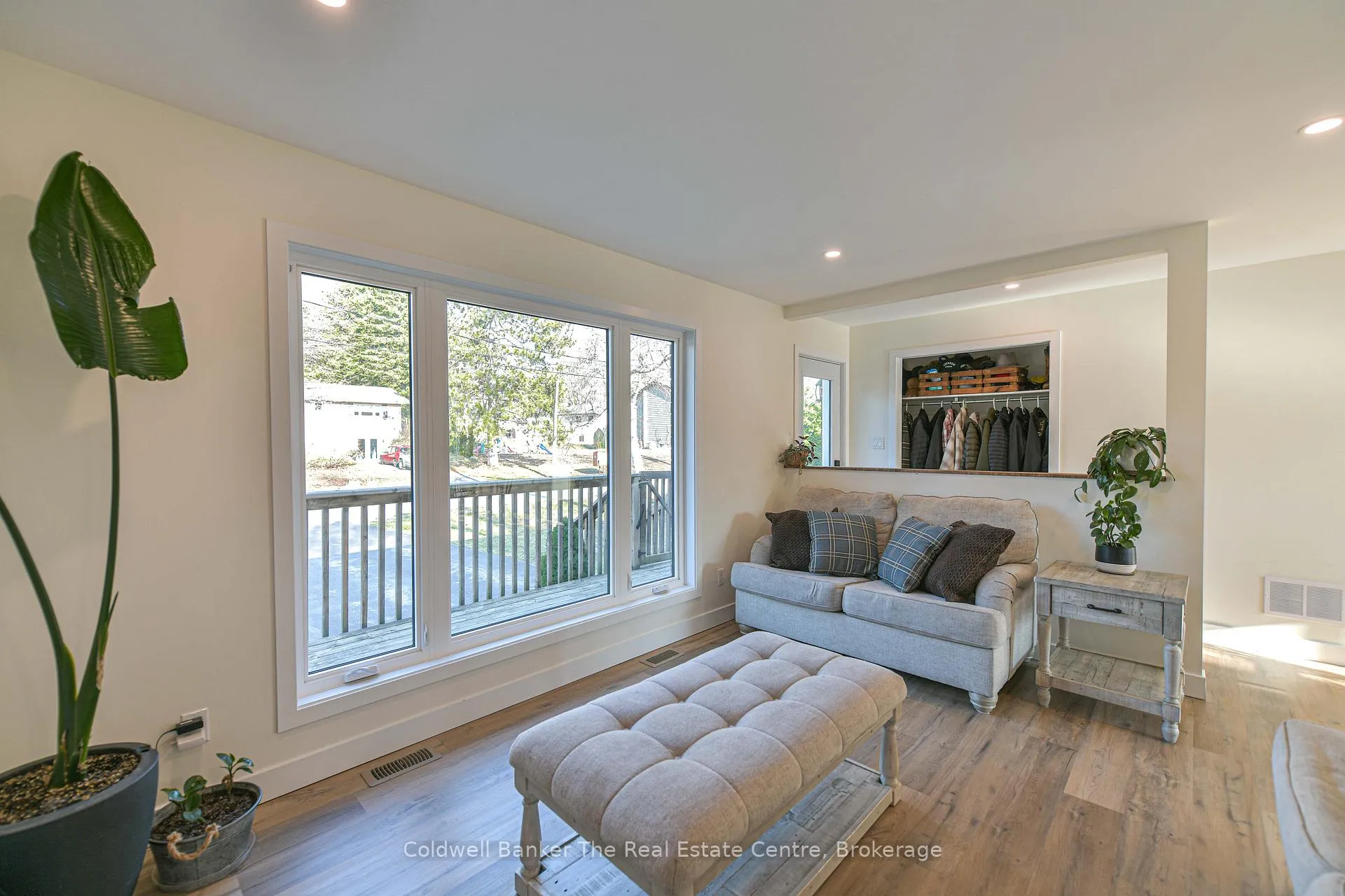 Photo 5 of 355 Louise Street, Gravenhurst, Muskoka (S) — HOMEH