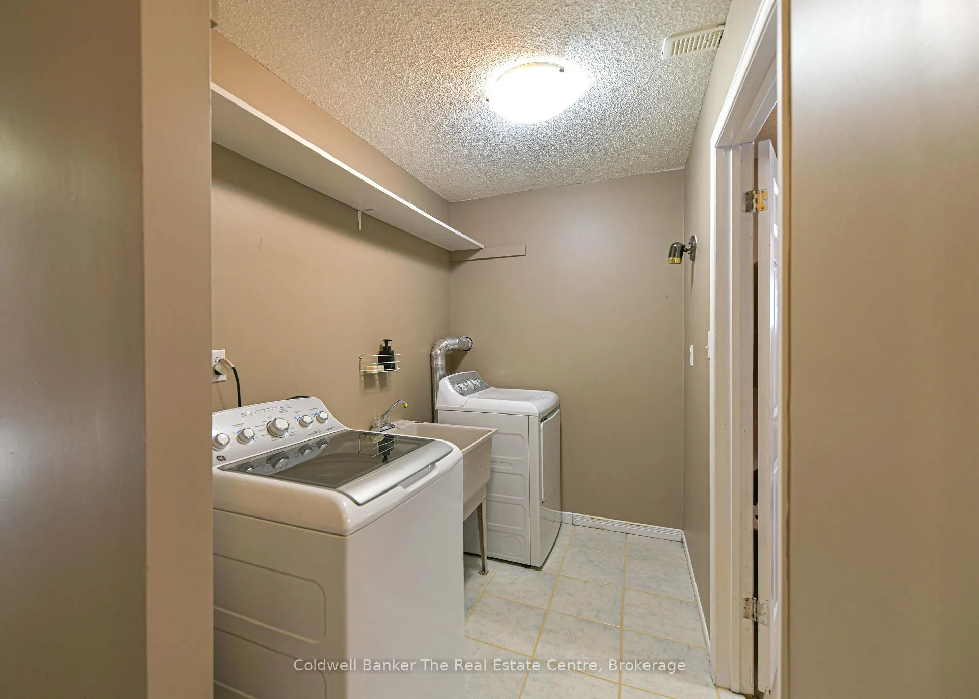 Photo 25 of 355 Louise Street, Gravenhurst, Muskoka (S) — HOMEH