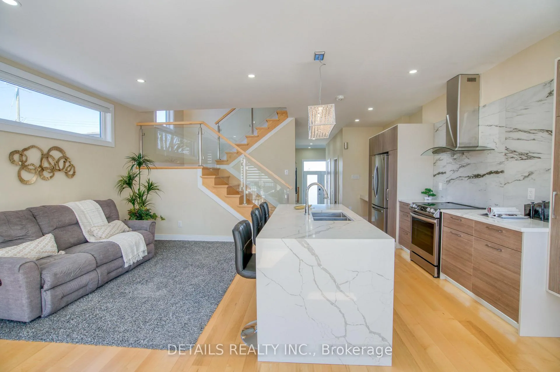 Photo 7 of 992 Baseline Road E, Ottawa, City View/Skyline/Fisher Heights/Parkwood Hills — HOMEH