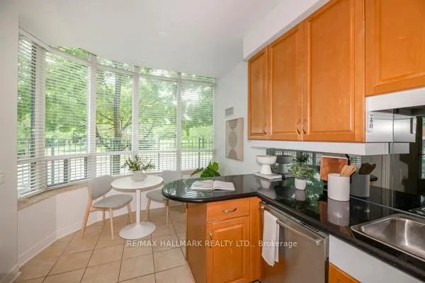 Photo 2 of Unit 117, 9 Boardwalk Drive, Toronto, The Beaches — HOMEH