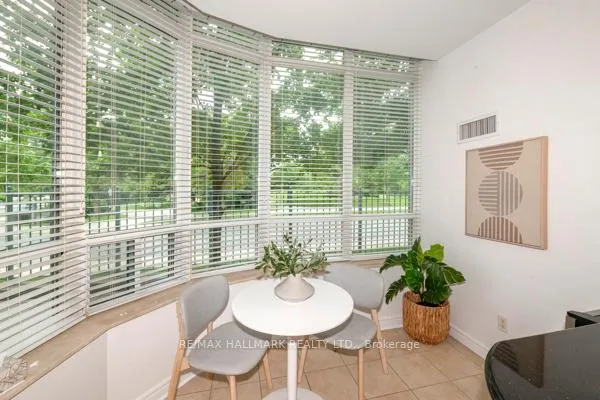 Photo 3 of Unit 117, 9 Boardwalk Drive, Toronto, The Beaches — HOMEH