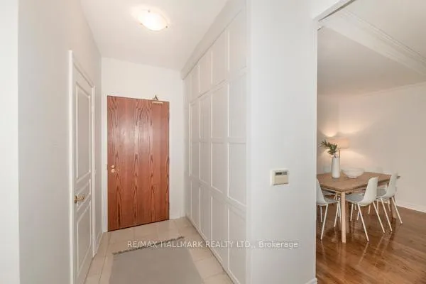 Photo 6 of Unit 117, 9 Boardwalk Drive, Toronto, The Beaches — HOMEH