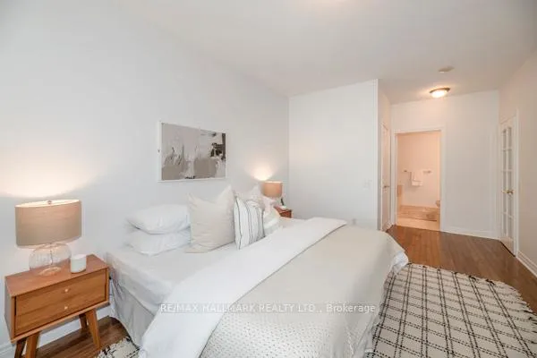Photo 9 of Unit 117, 9 Boardwalk Drive, Toronto, The Beaches — HOMEH