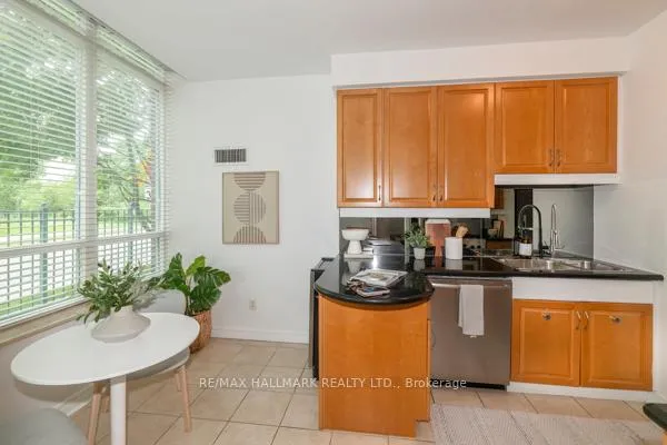 Photo 24 of Unit 117, 9 Boardwalk Drive, Toronto, The Beaches — HOMEH