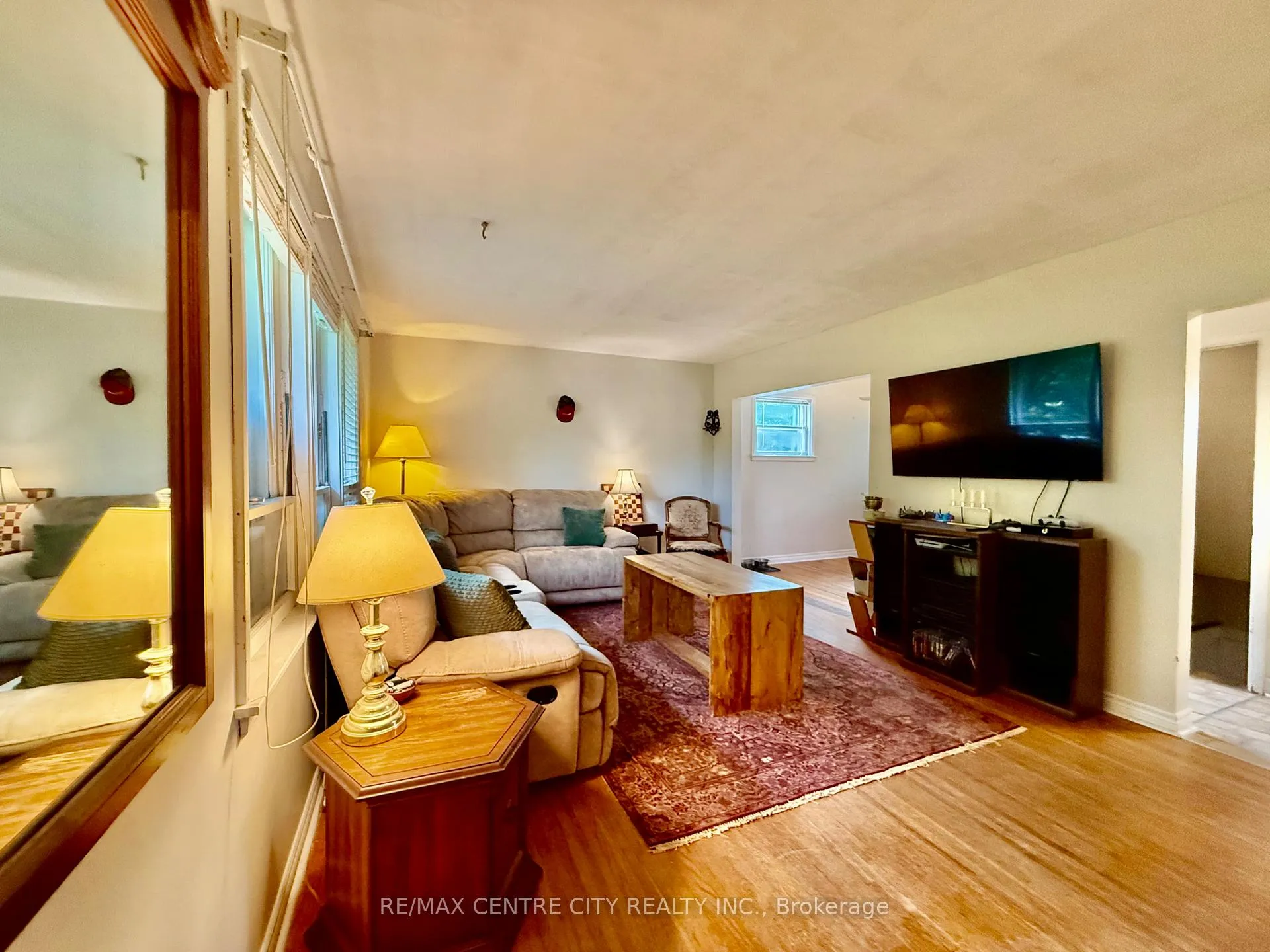 Photo 9 of 18 Montgomery Road, St. Thomas — HOMEH