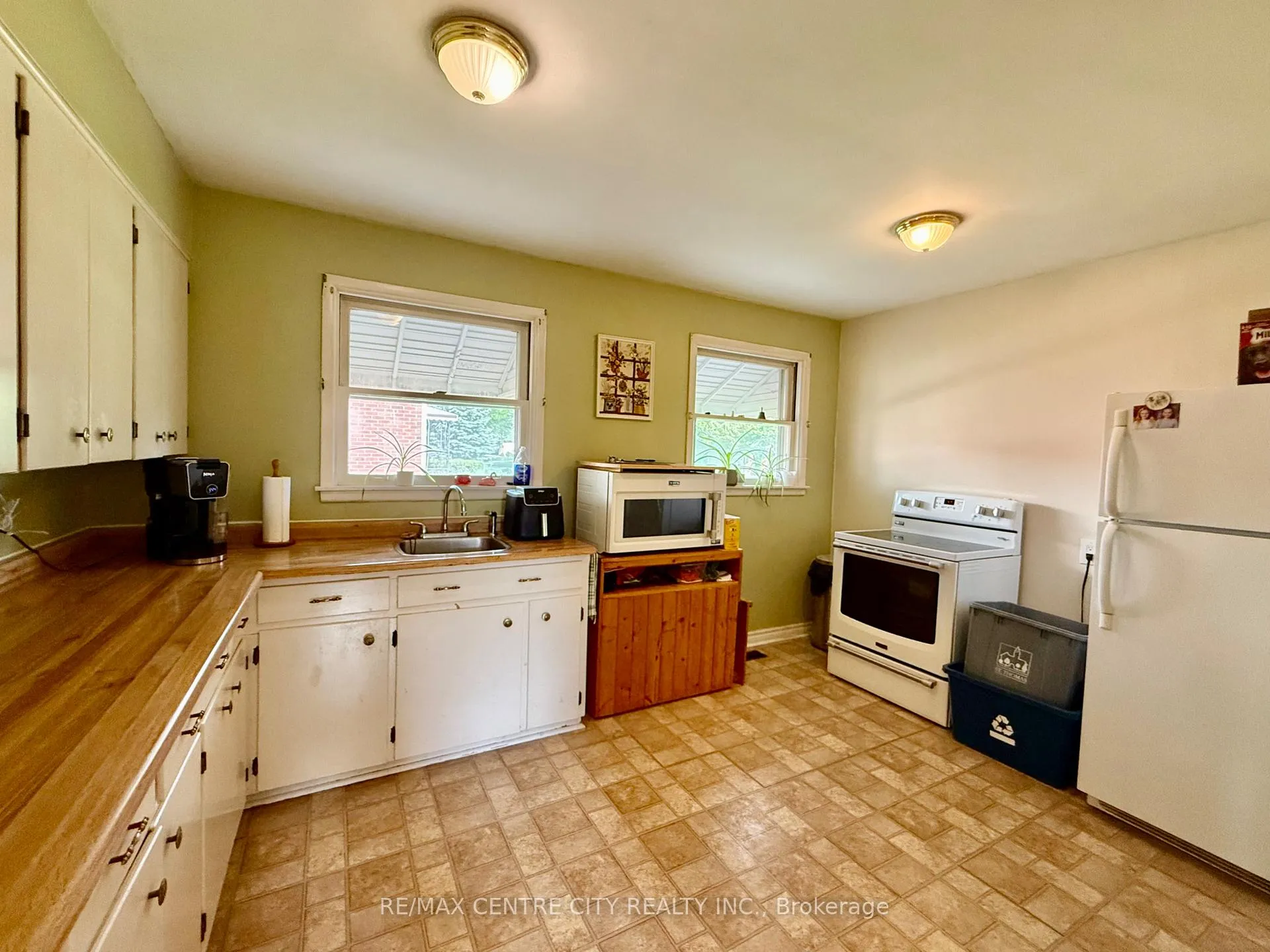 Photo 15 of 18 Montgomery Road, St. Thomas — HOMEH