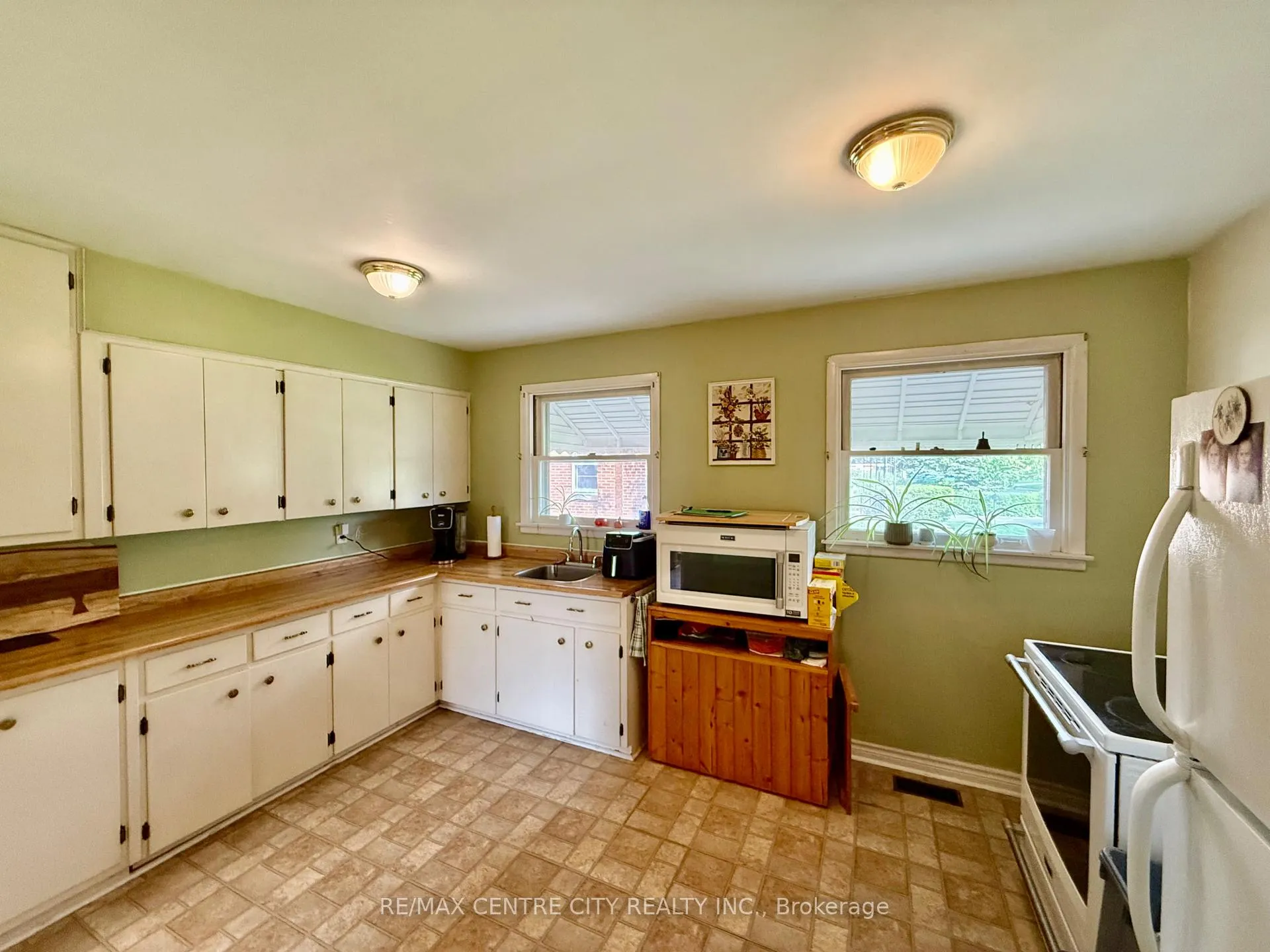 Photo 16 of 18 Montgomery Road, St. Thomas — HOMEH