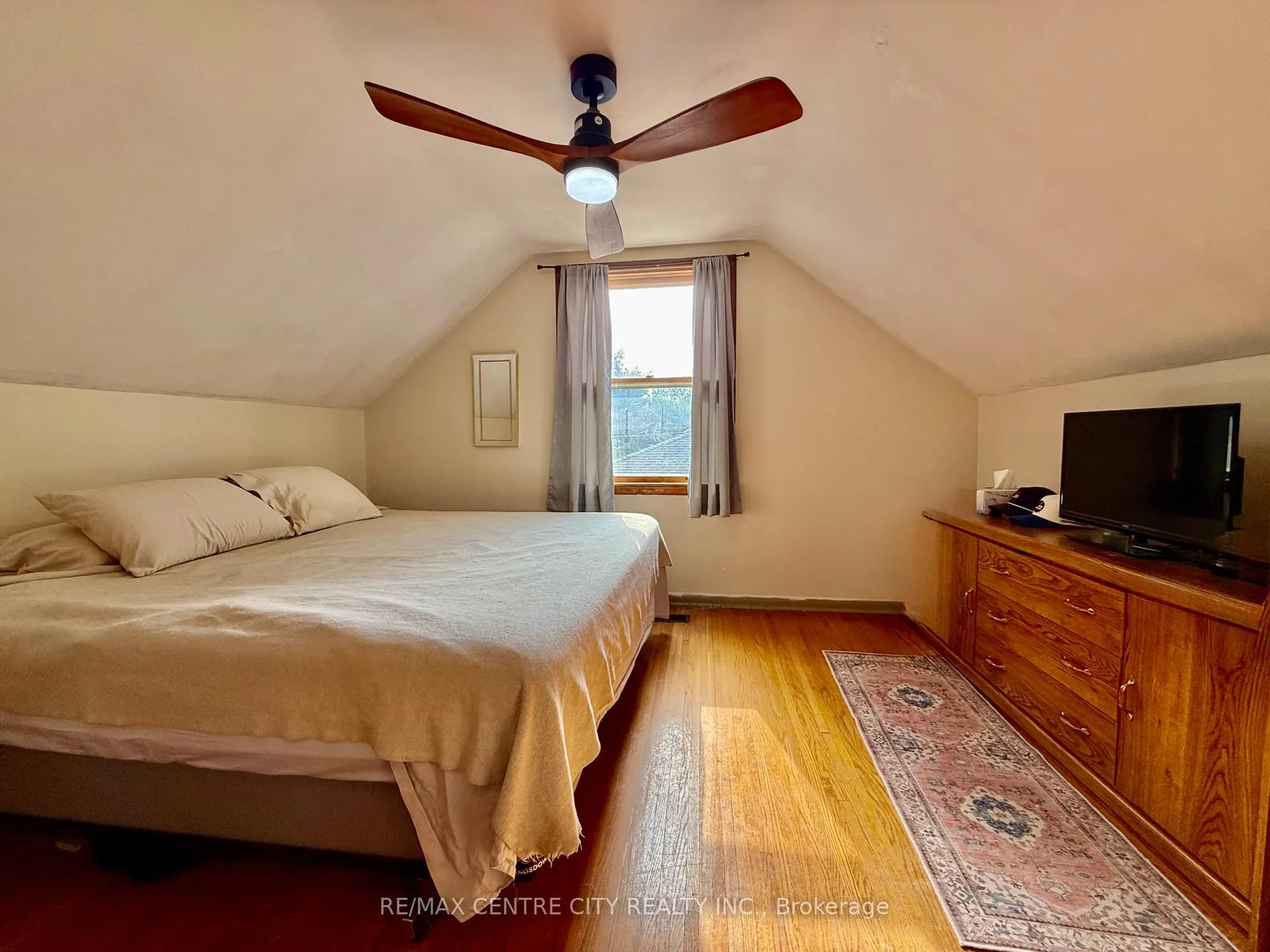 Photo 21 of 18 Montgomery Road, St. Thomas — HOMEH