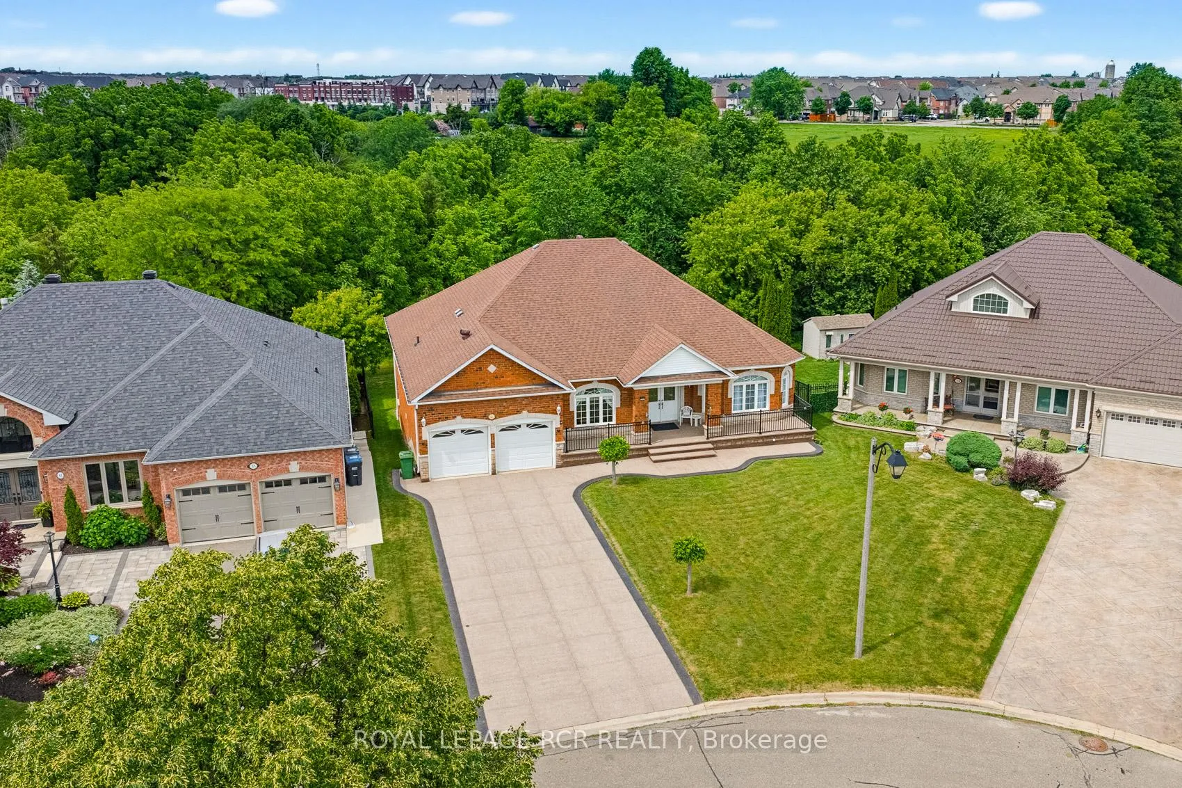 Photo 2 of 31 Kirkwood Crescent, Caledon, Rural Caledon — HOMEH