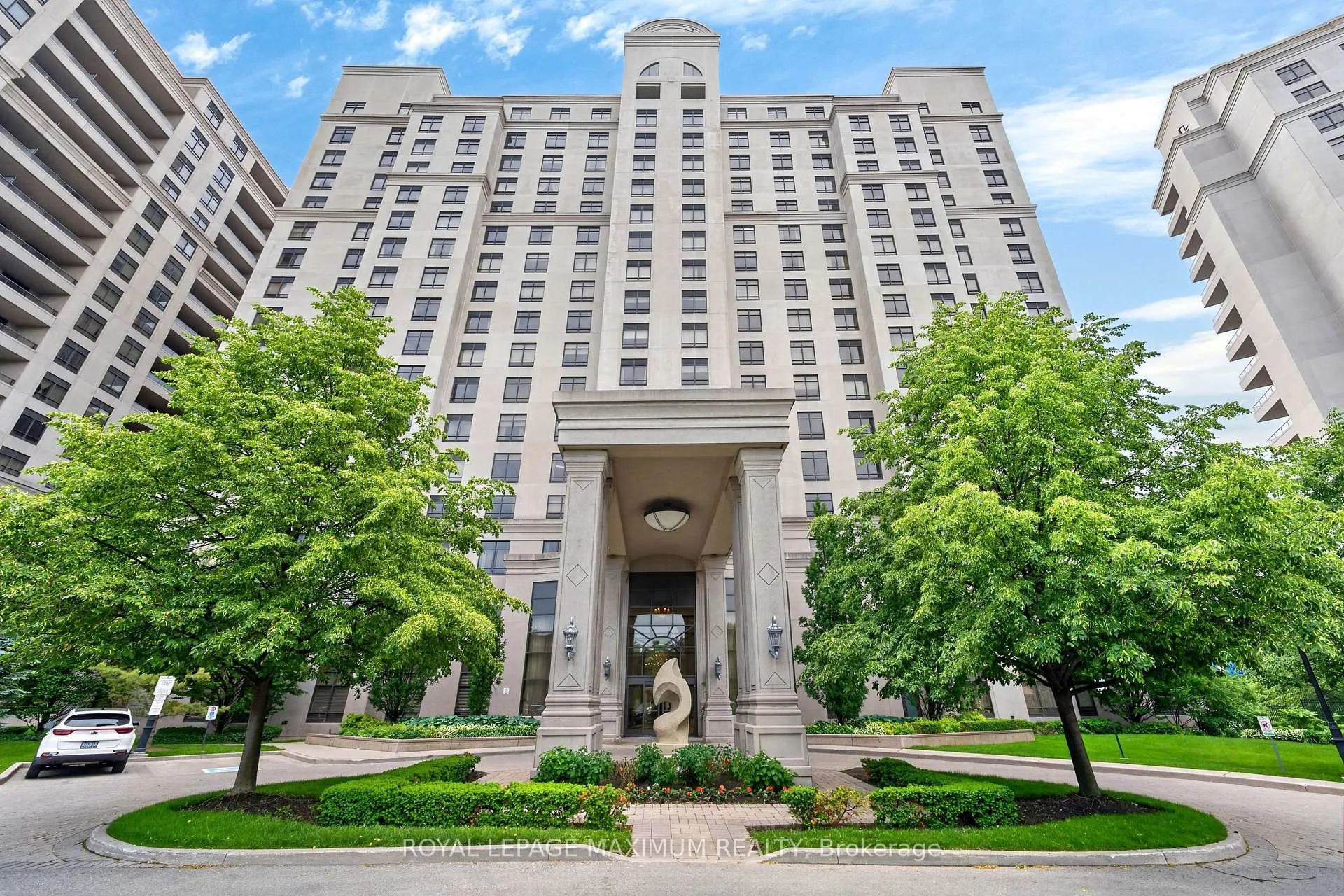 Photo 1 of Unit 914, 9245 Jane Street, Vaughan, Maple — HOMEH