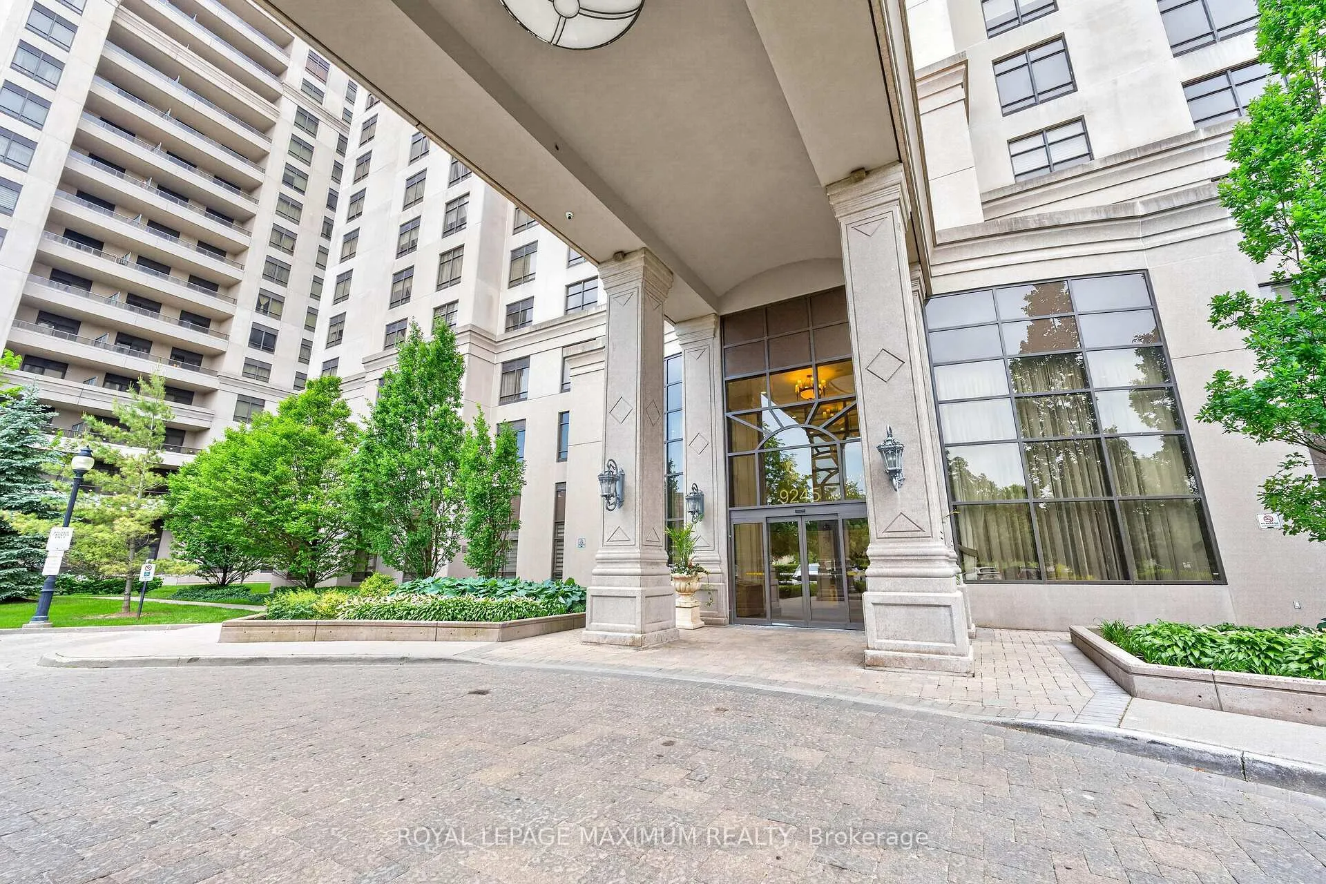 Photo 3 of Unit 914, 9245 Jane Street, Vaughan, Maple — HOMEH