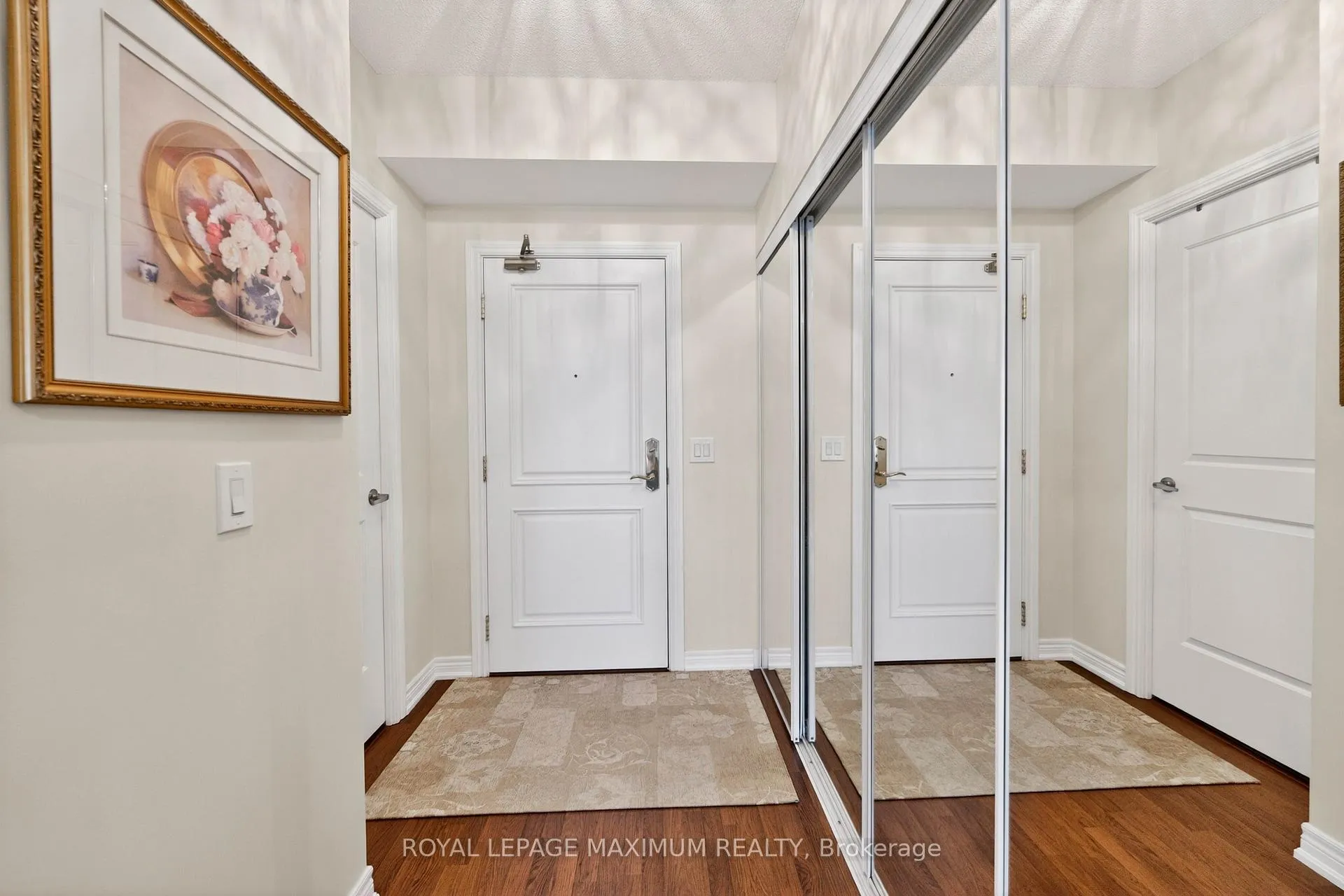Photo 9 of Unit 914, 9245 Jane Street, Vaughan, Maple — HOMEH