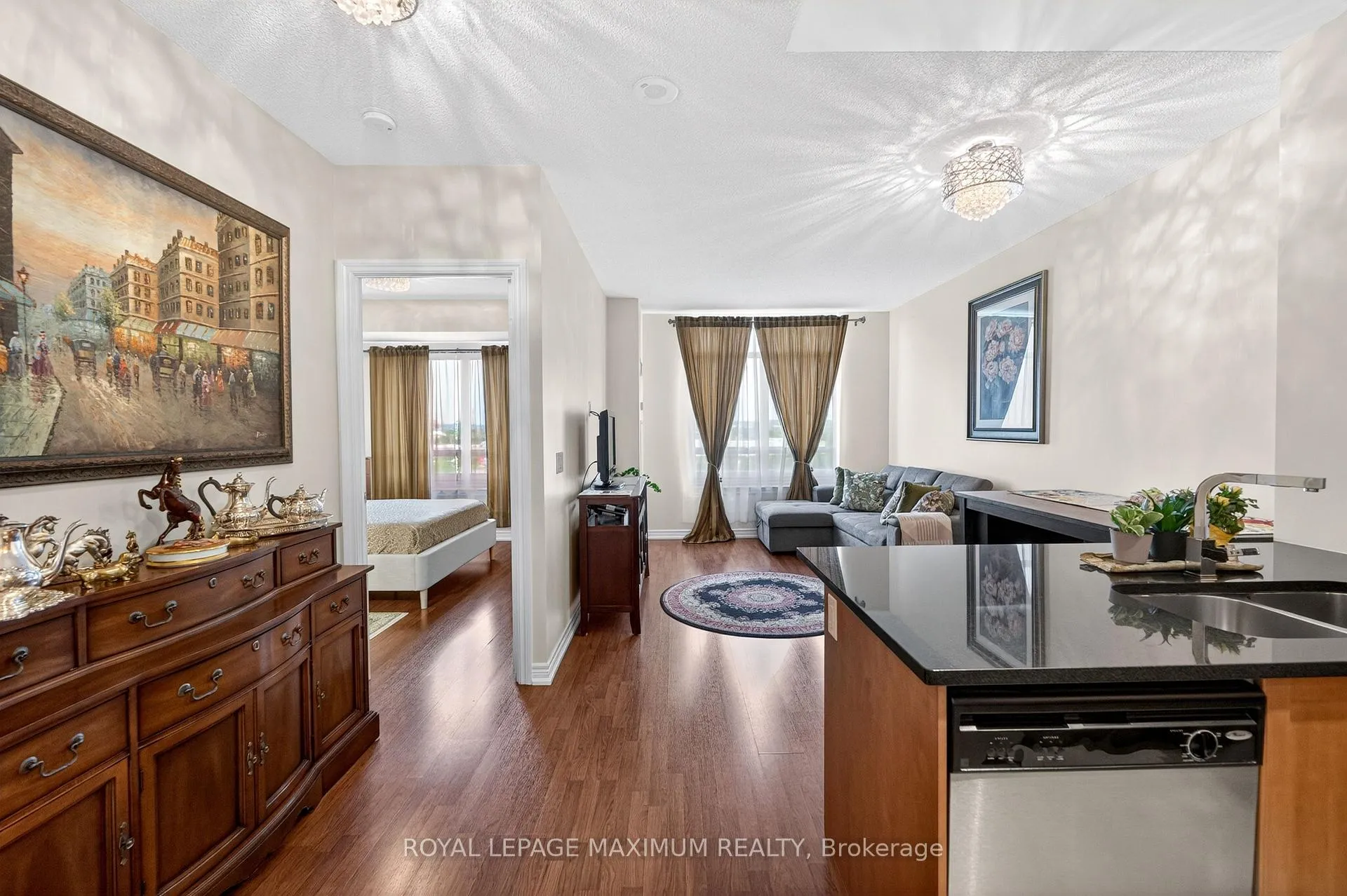 Photo 10 of Unit 914, 9245 Jane Street, Vaughan, Maple — HOMEH
