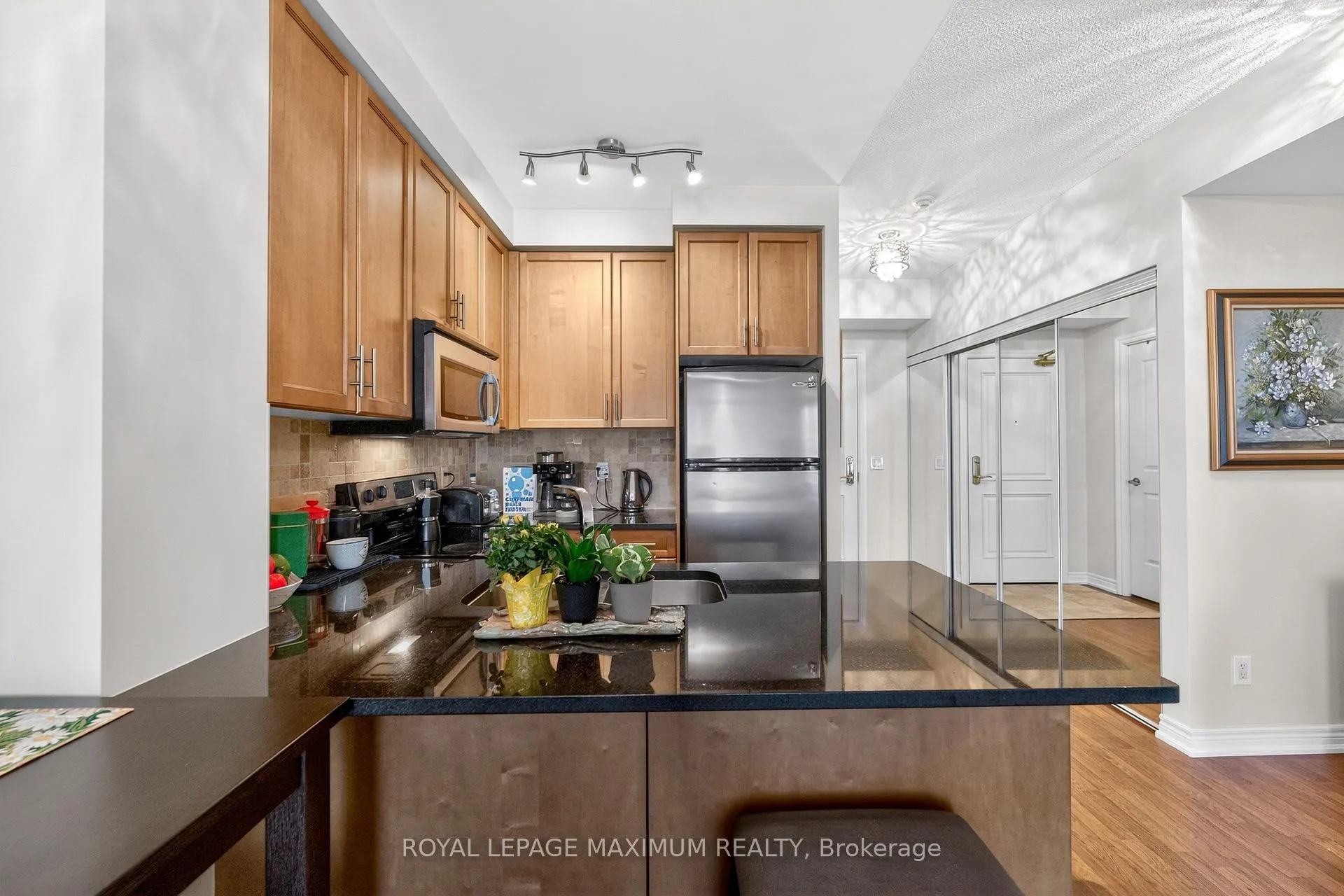Photo 18 of Unit 914, 9245 Jane Street, Vaughan, Maple — HOMEH