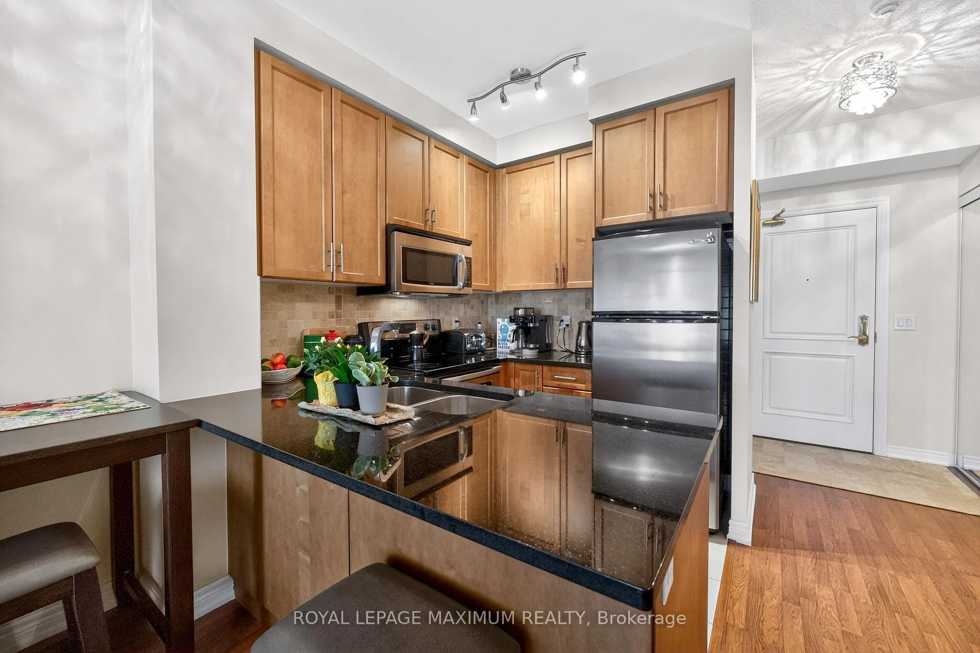 Photo 19 of Unit 914, 9245 Jane Street, Vaughan, Maple — HOMEH