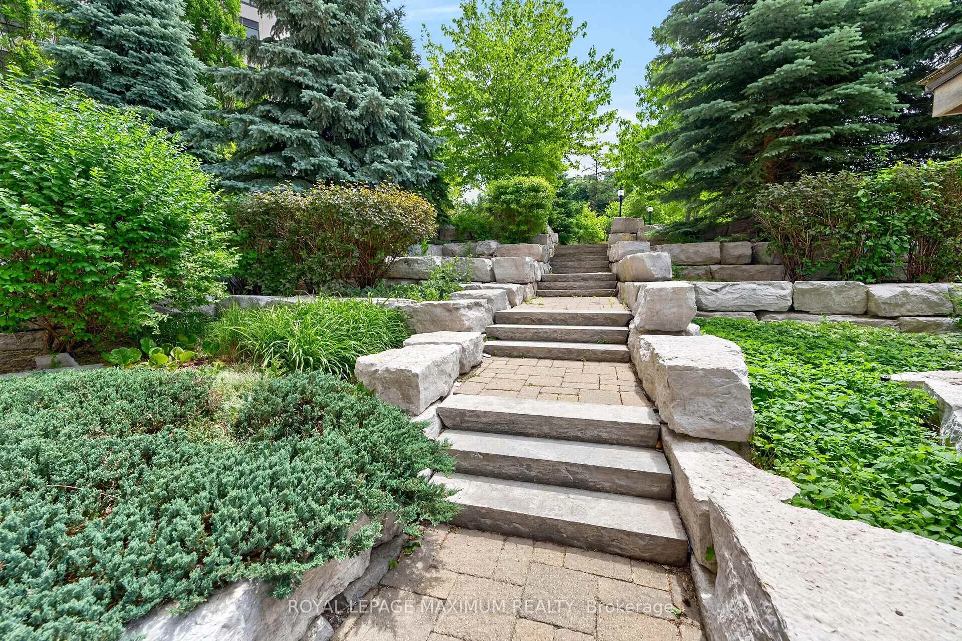 Photo 43 of Unit 914, 9245 Jane Street, Vaughan, Maple — HOMEH