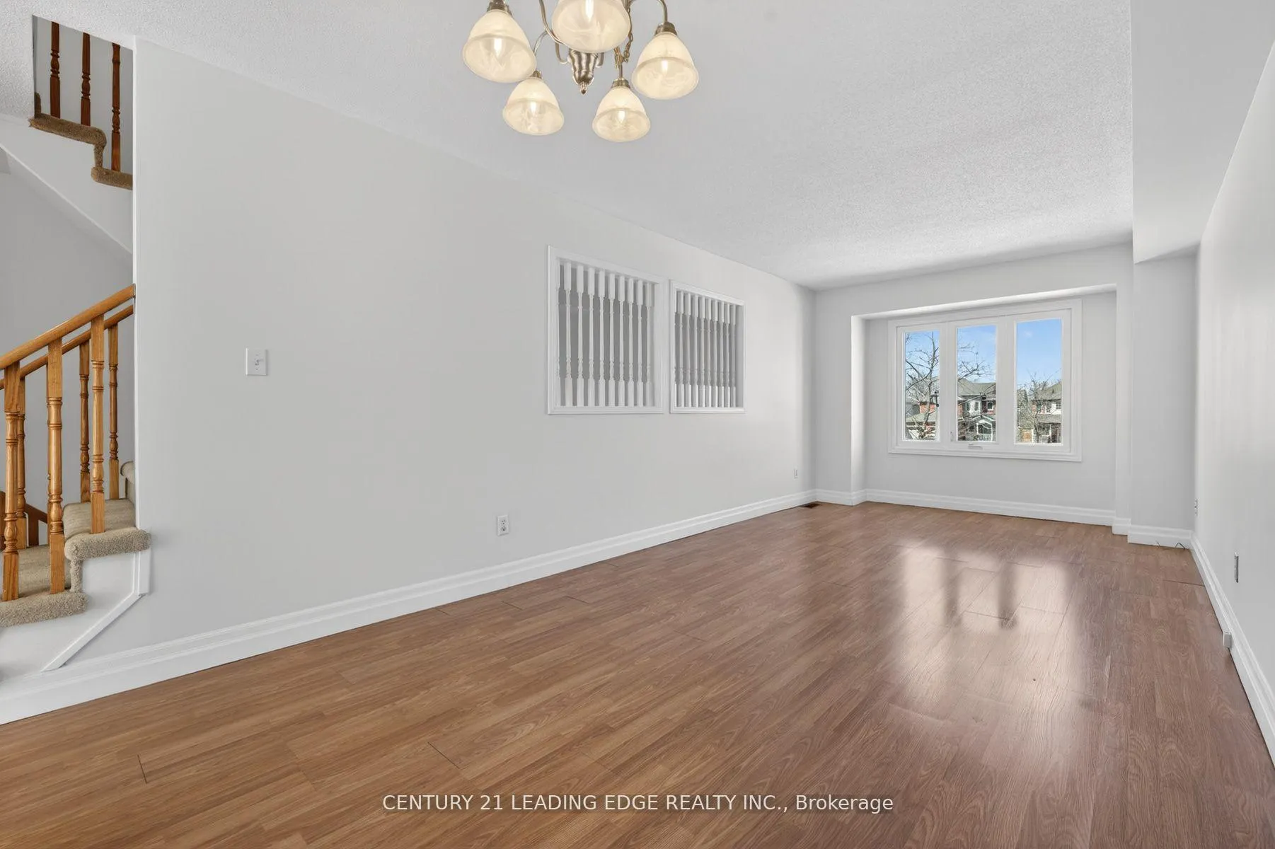 Photo 5 of 51 Alexis Way, Whitby, Williamsburg — HOMEH