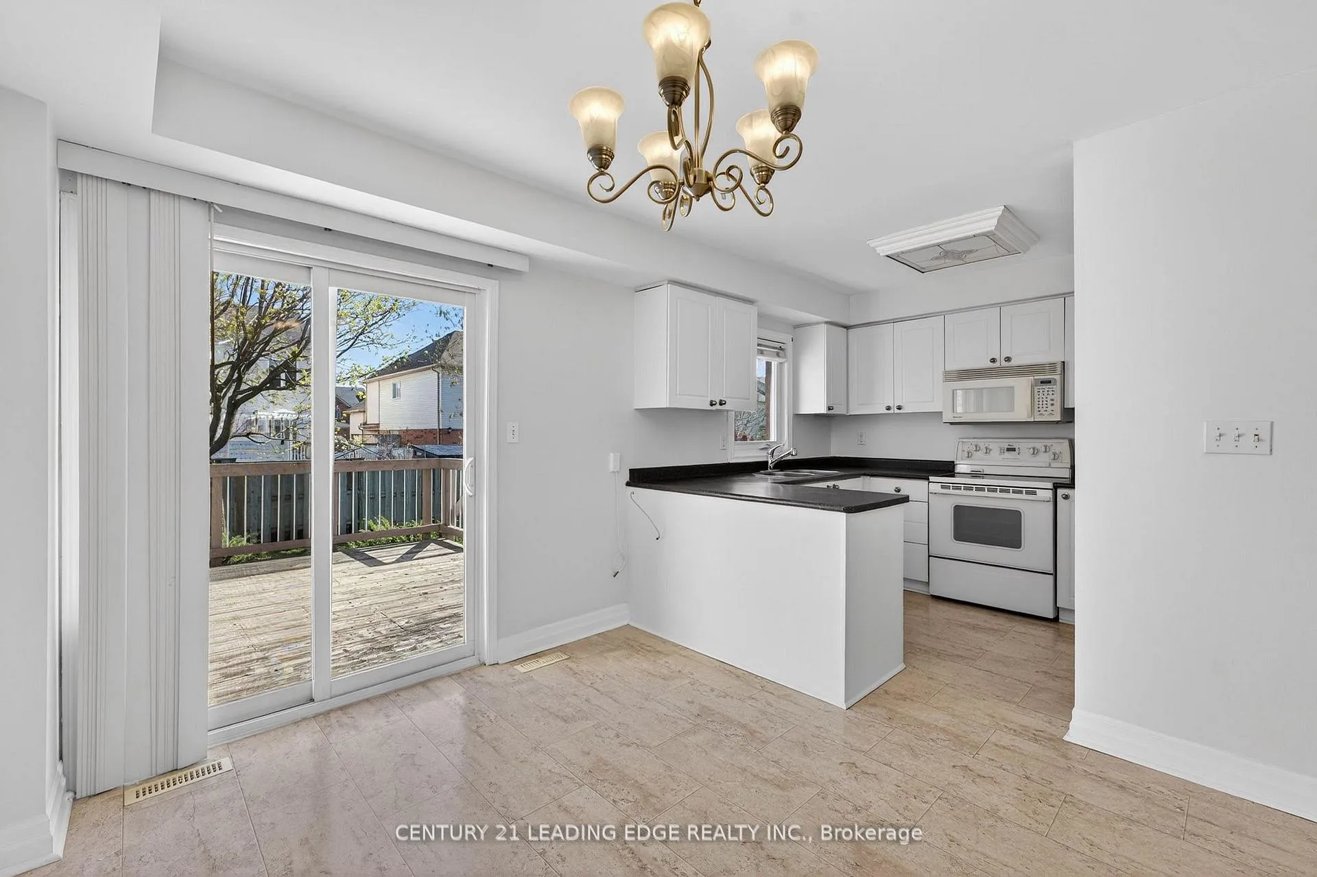 Photo 9 of 51 Alexis Way, Whitby, Williamsburg — HOMEH