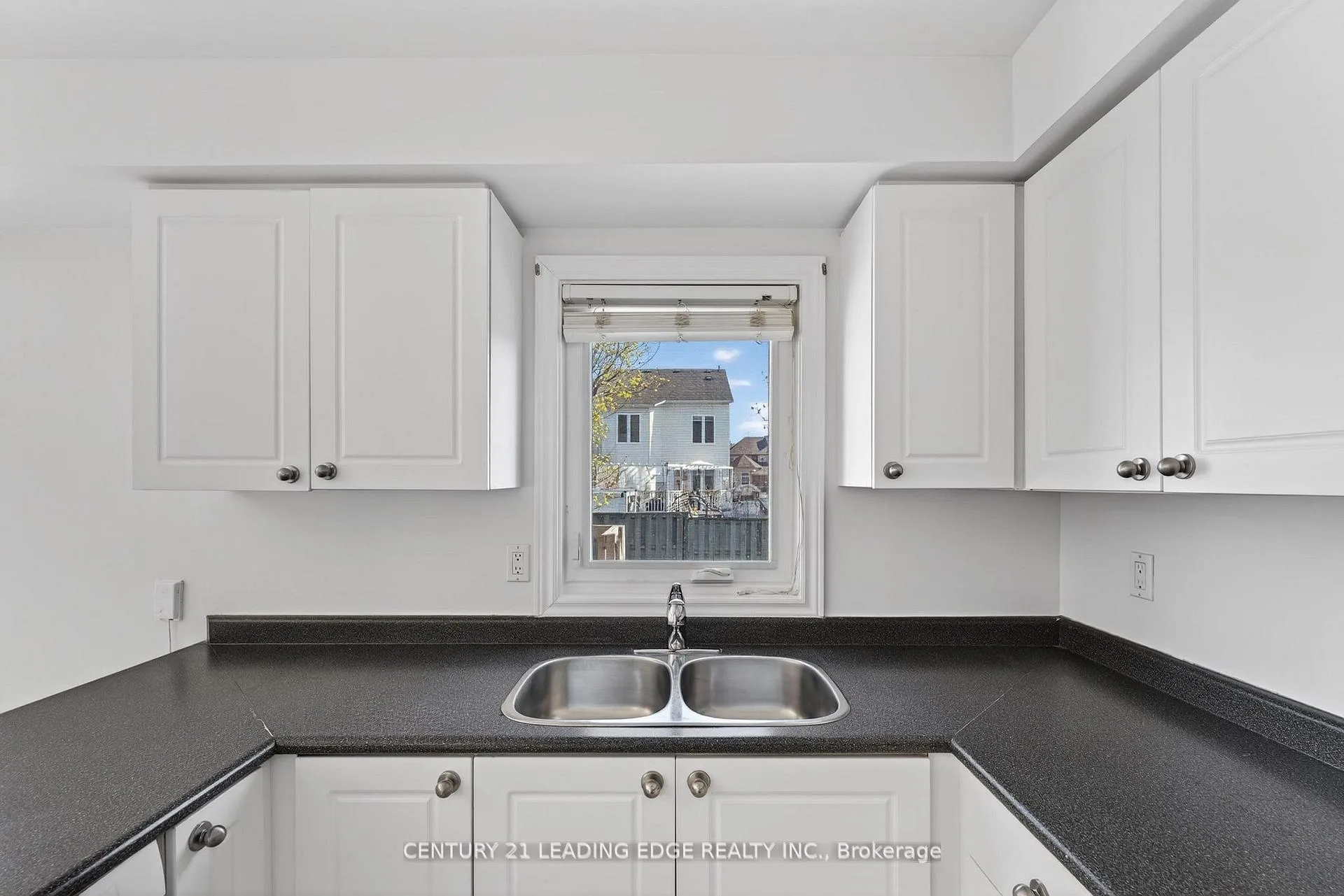 Photo 12 of 51 Alexis Way, Whitby, Williamsburg — HOMEH