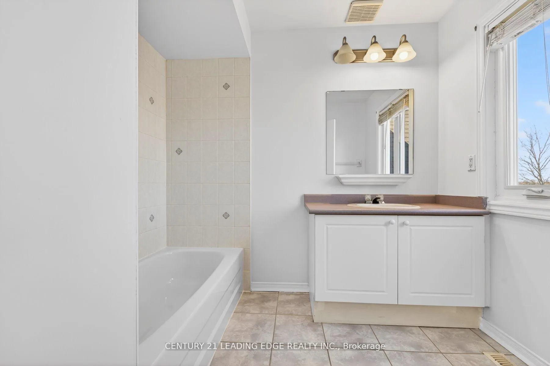 Photo 22 of 51 Alexis Way, Whitby, Williamsburg — HOMEH