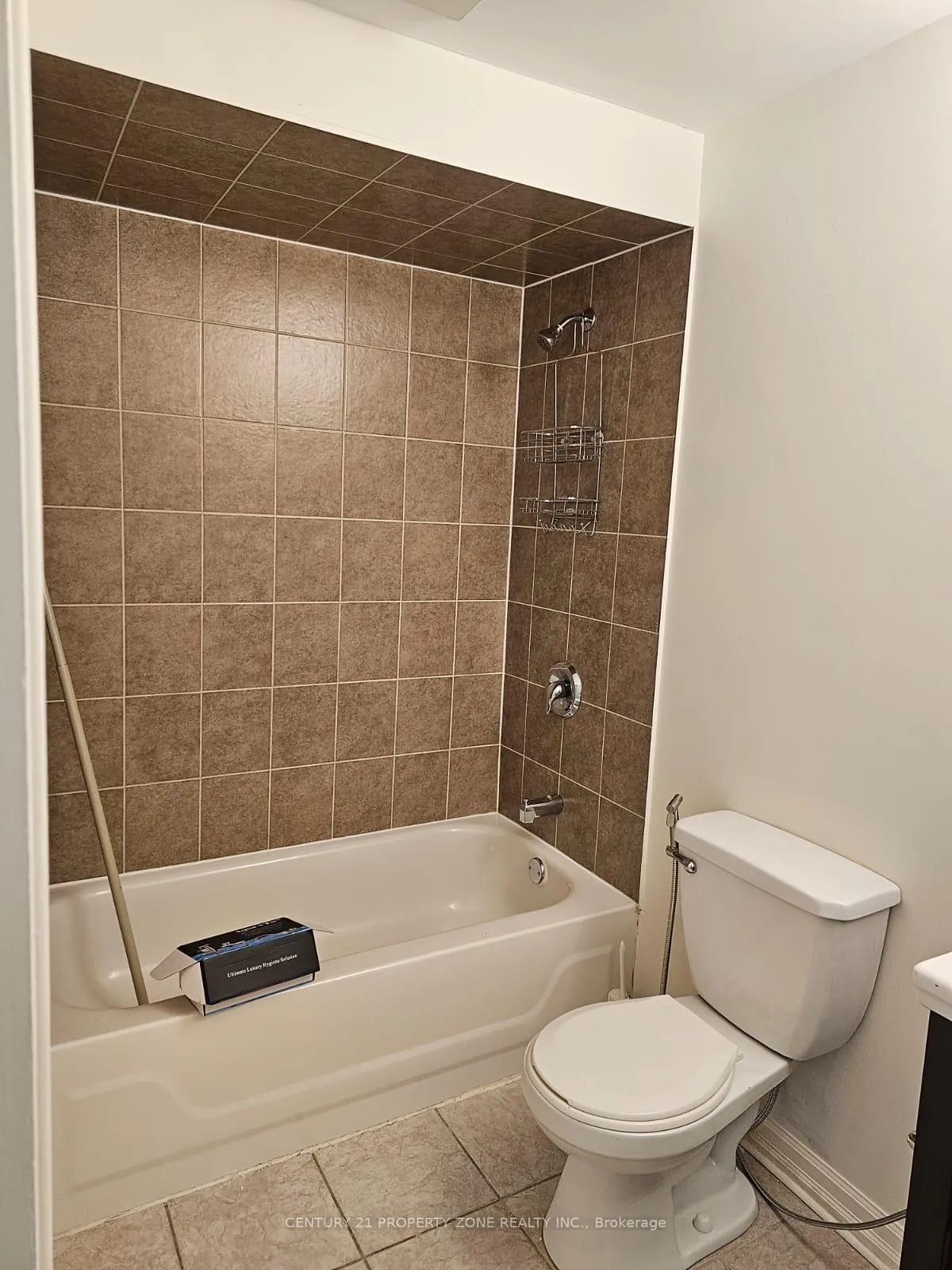 Photo 3 of 11 Chalkfarm Crescent, Brampton, Northwest Sandalwood Parkway — HOMEH
