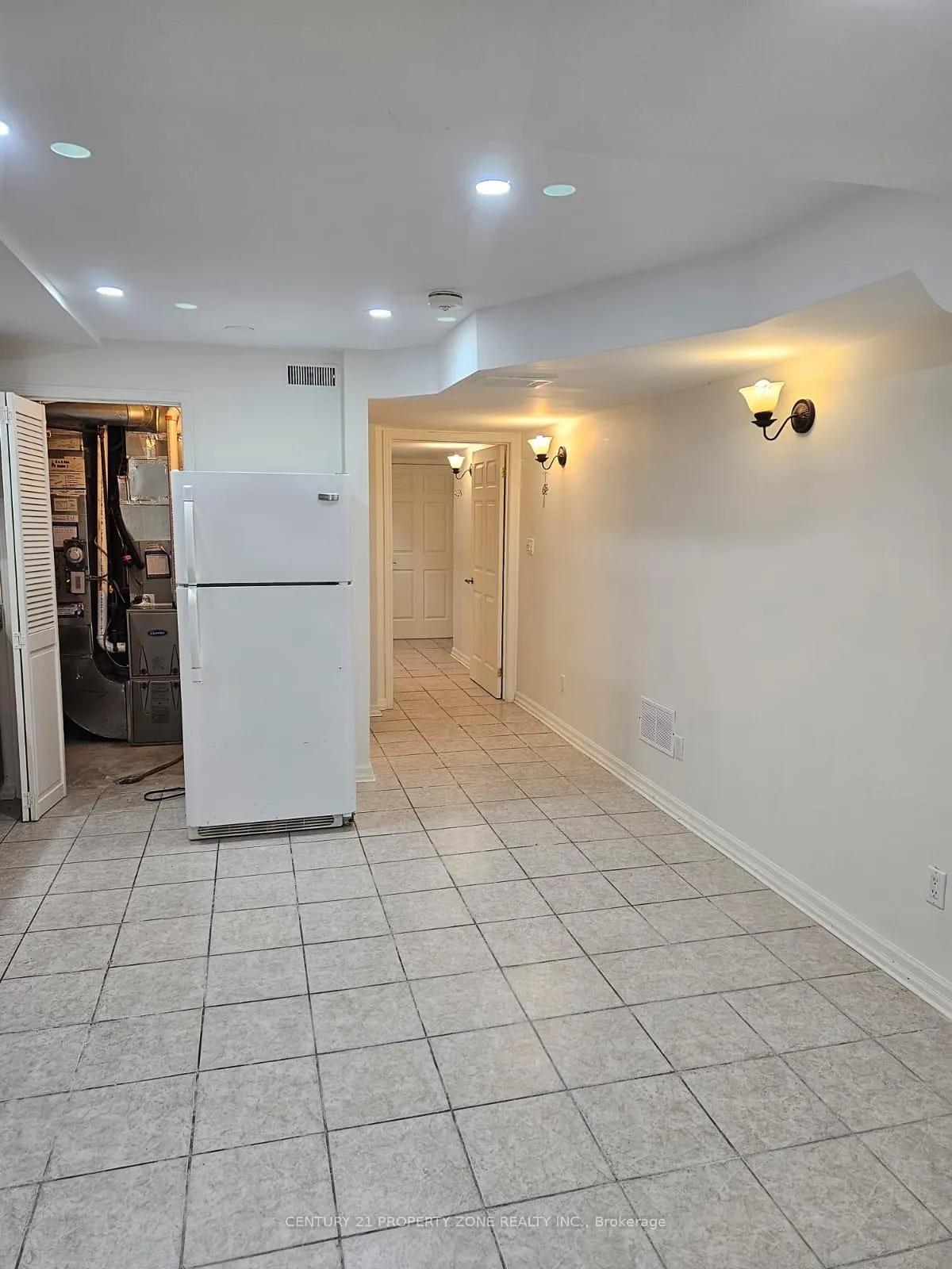 Photo 16 of 11 Chalkfarm Crescent, Brampton, Northwest Sandalwood Parkway — HOMEH