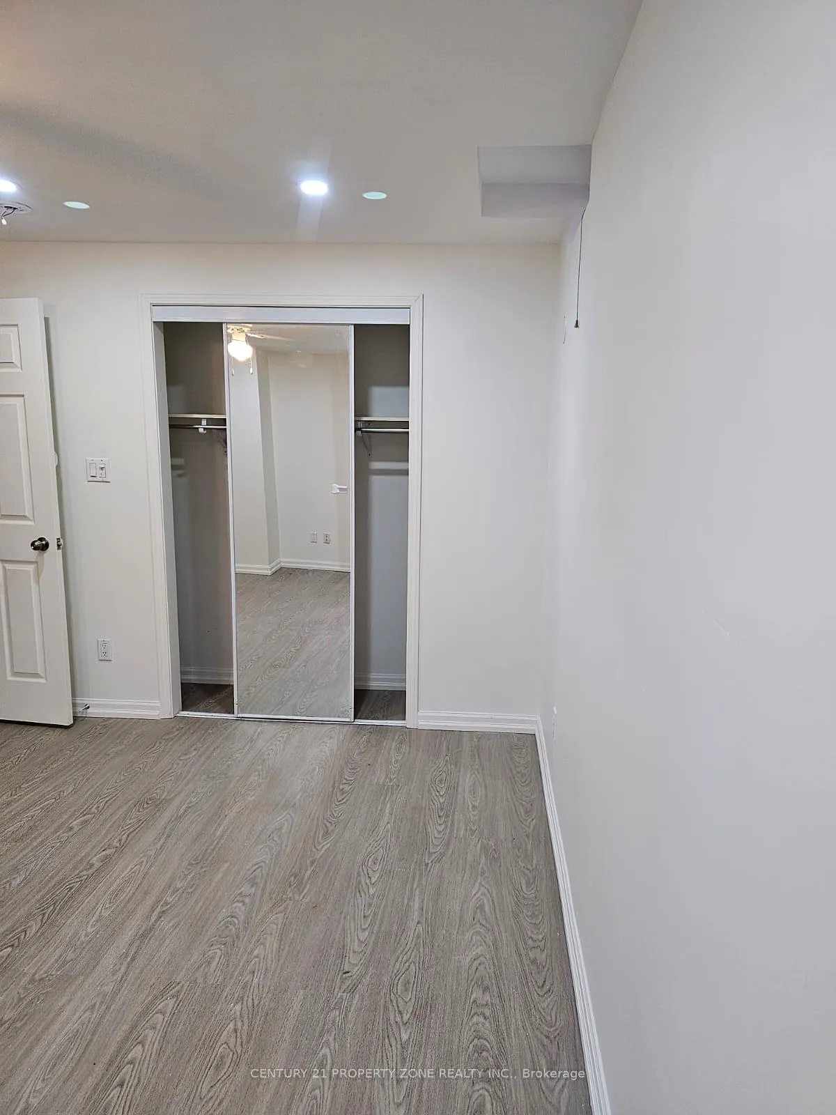 Photo 18 of 11 Chalkfarm Crescent, Brampton, Northwest Sandalwood Parkway — HOMEH