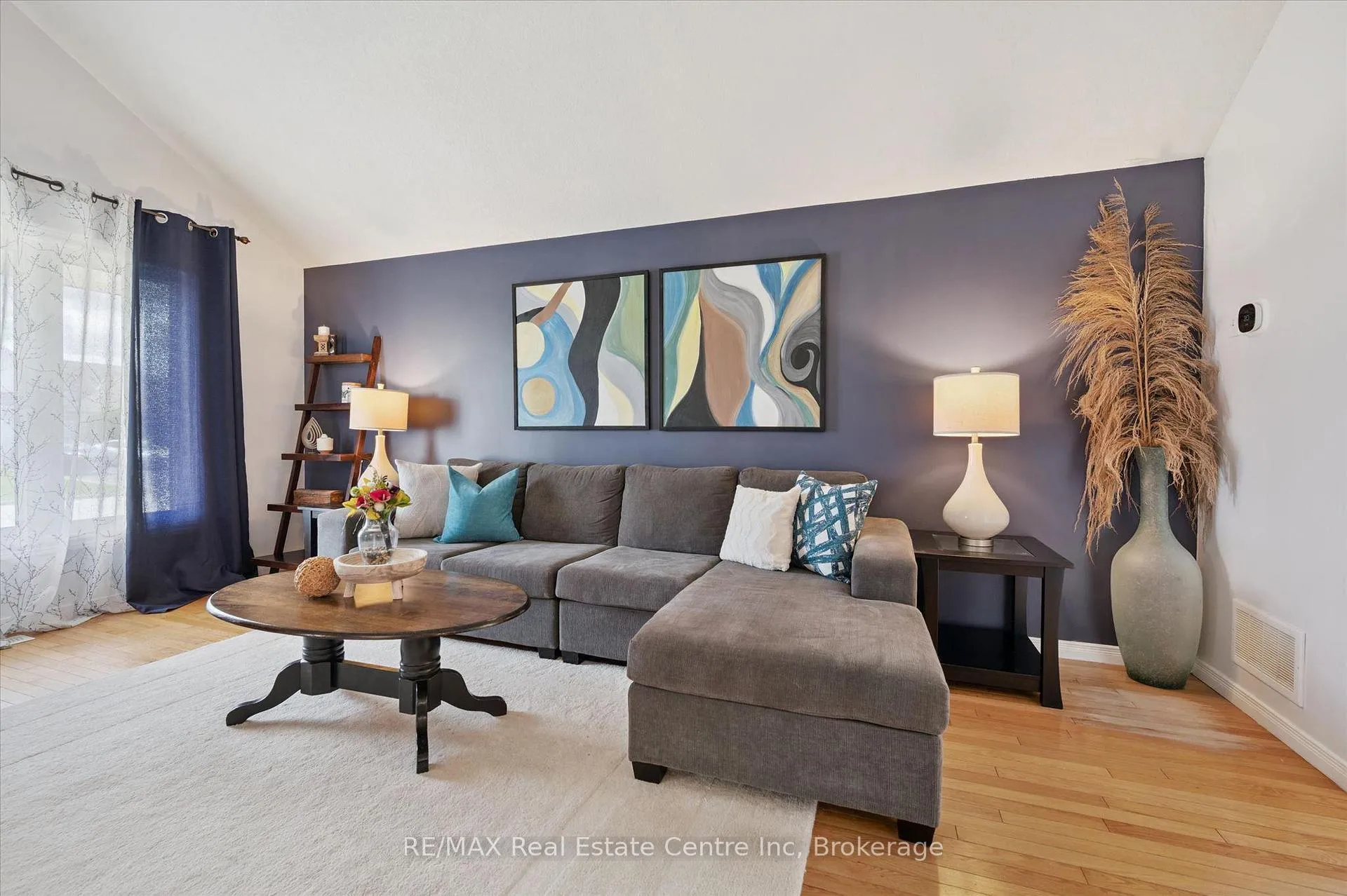 Photo 3 of 325 Tait Crescent, Centre Wellington, Fergus — HOMEH