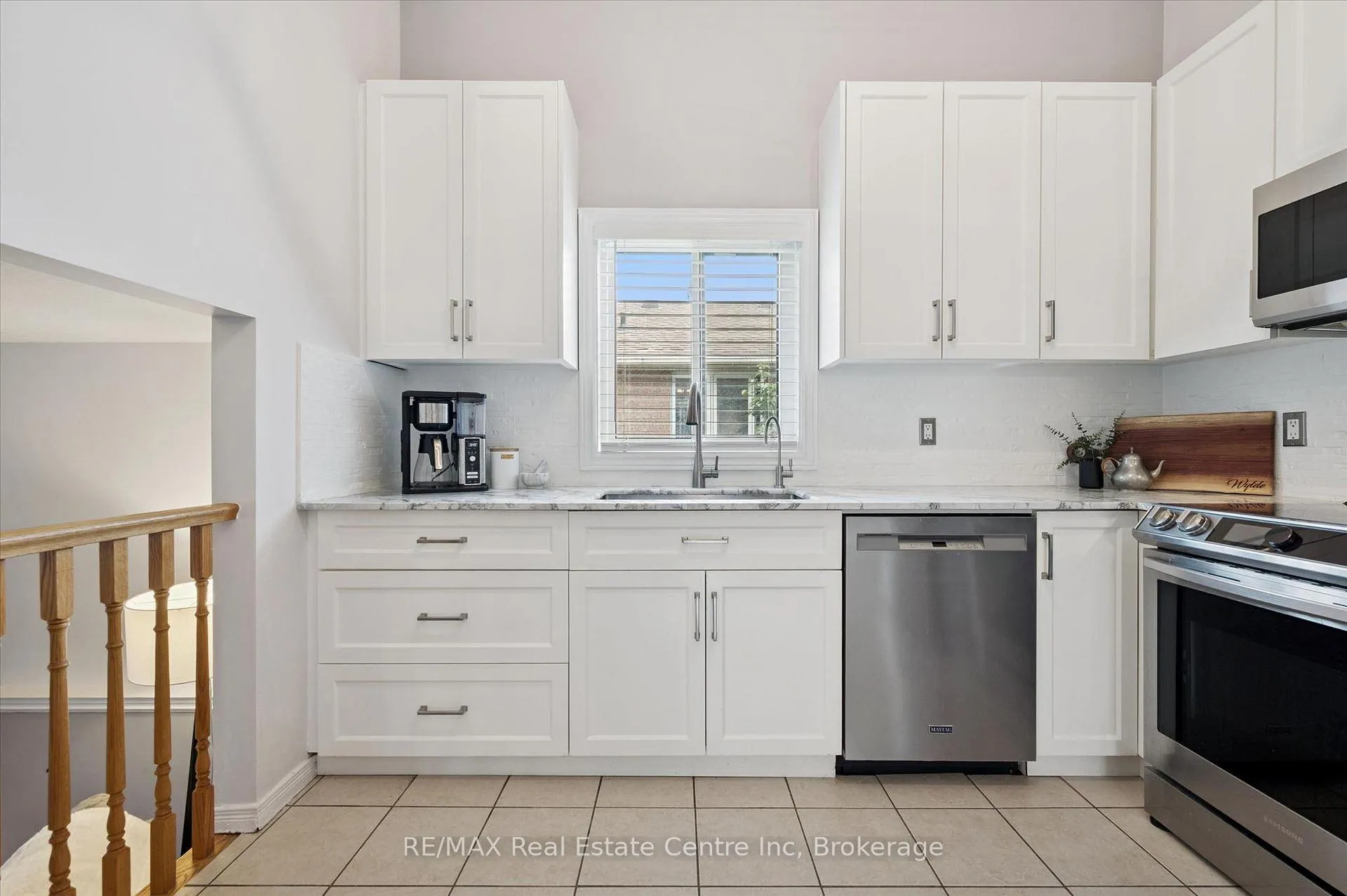 Photo 7 of 325 Tait Crescent, Centre Wellington, Fergus — HOMEH