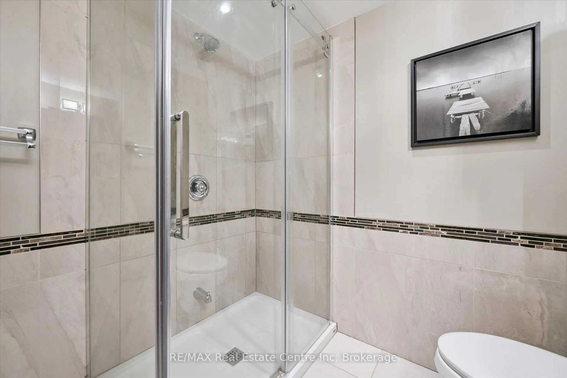 Photo 14 of 325 Tait Crescent, Centre Wellington, Fergus — HOMEH