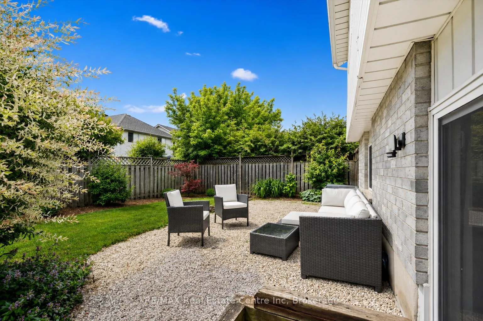 Photo 22 of 325 Tait Crescent, Centre Wellington, Fergus — HOMEH