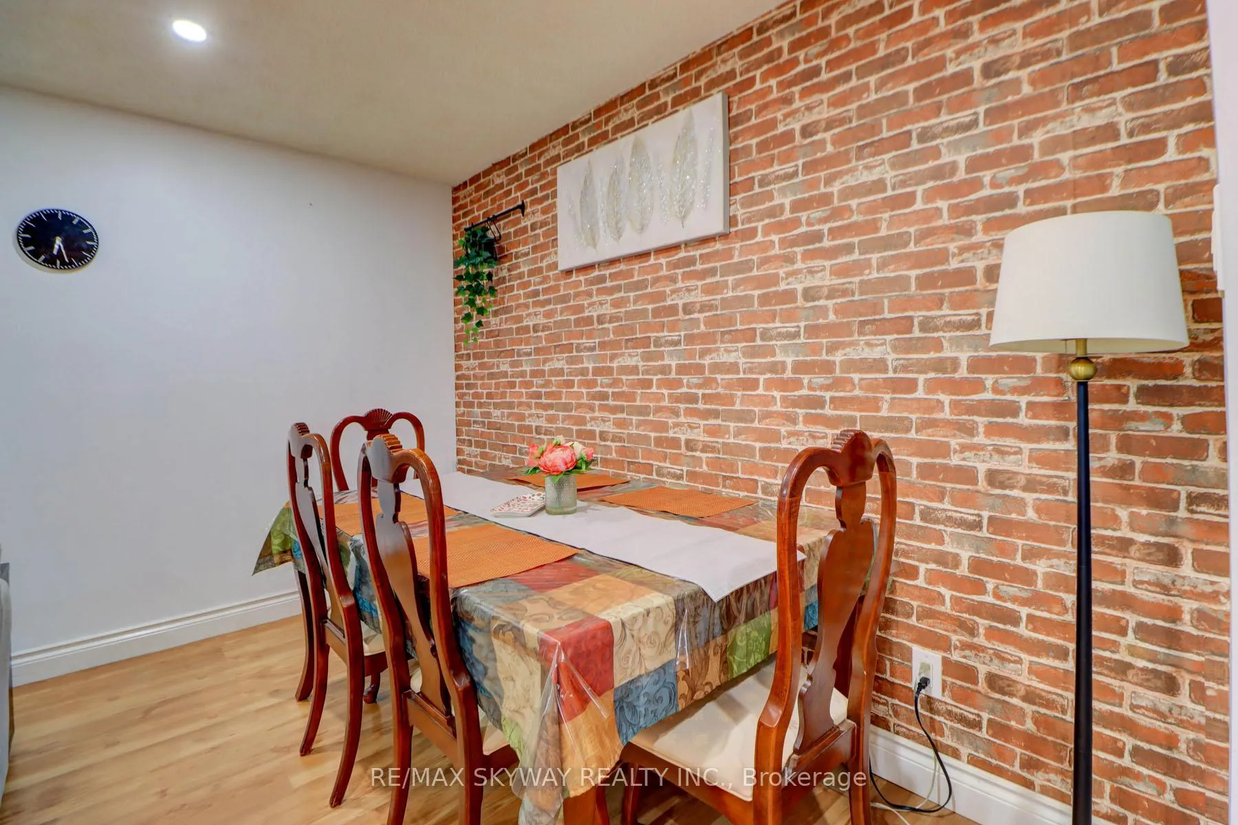 Photo 10 of 282B Brock Street W, Uxbridge — HOMEH