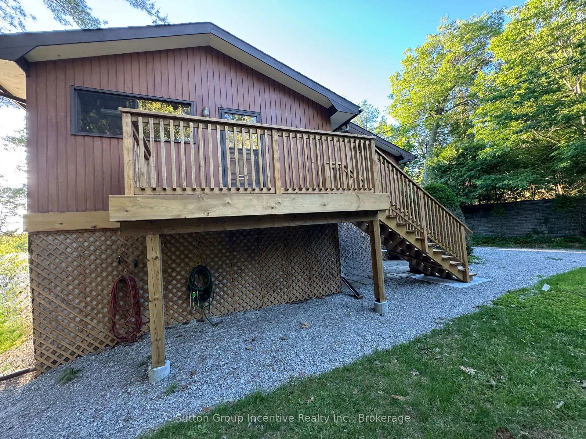 Photo 4 of 1017 Goldfinch Court, Gravenhurst, Morrison — HOMEH