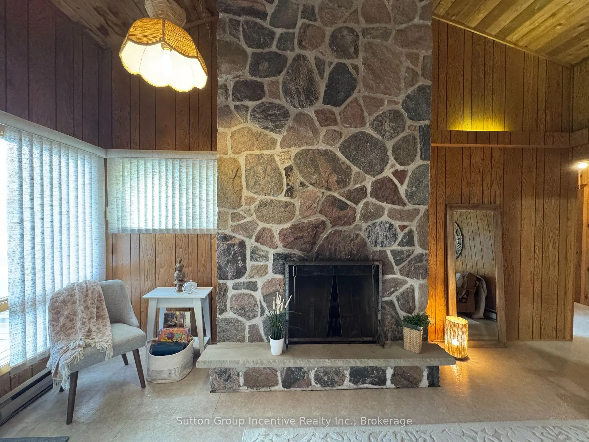 Photo 10 of 1017 Goldfinch Court, Gravenhurst, Morrison — HOMEH