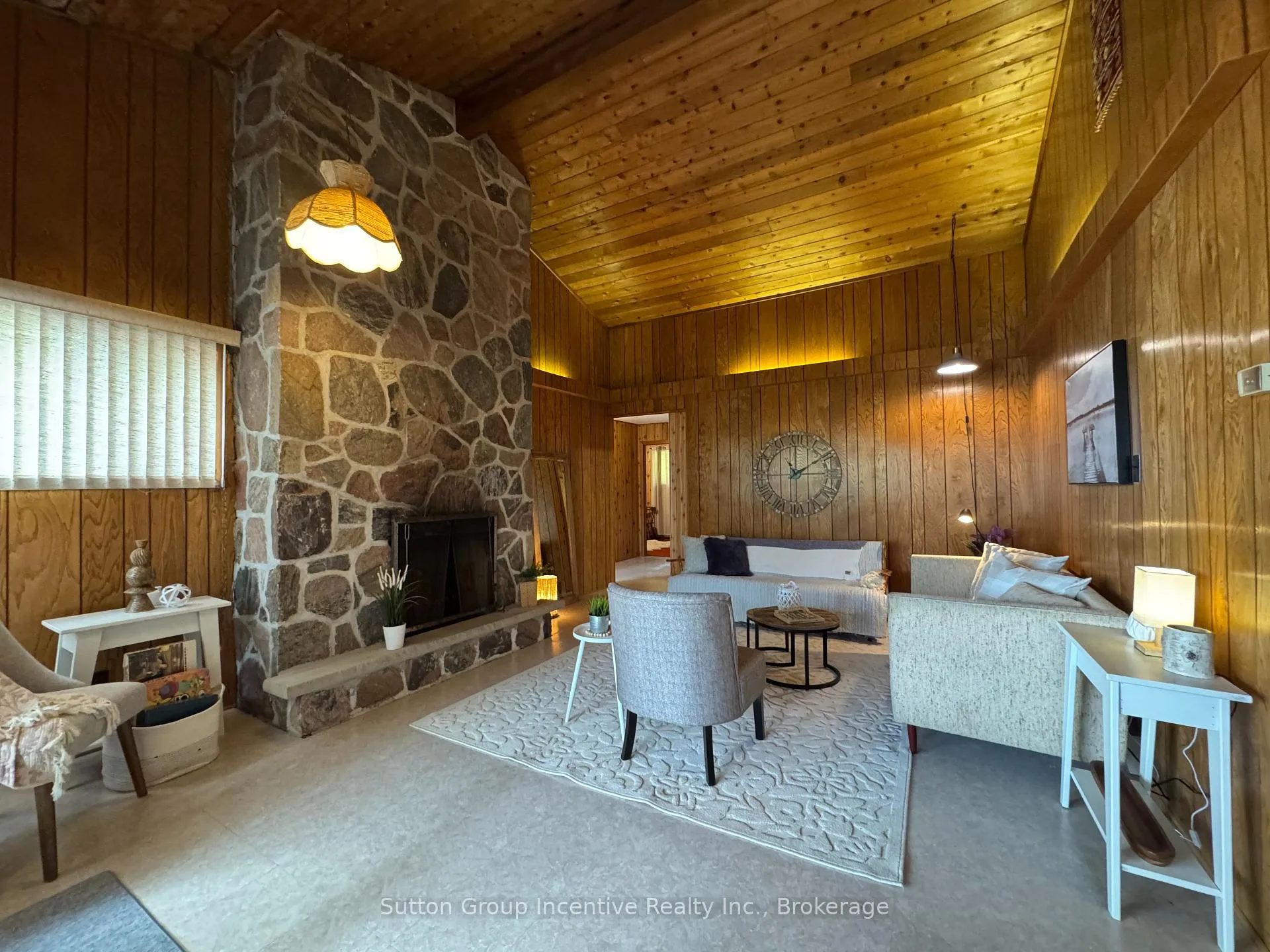 Photo 11 of 1017 Goldfinch Court, Gravenhurst, Morrison — HOMEH