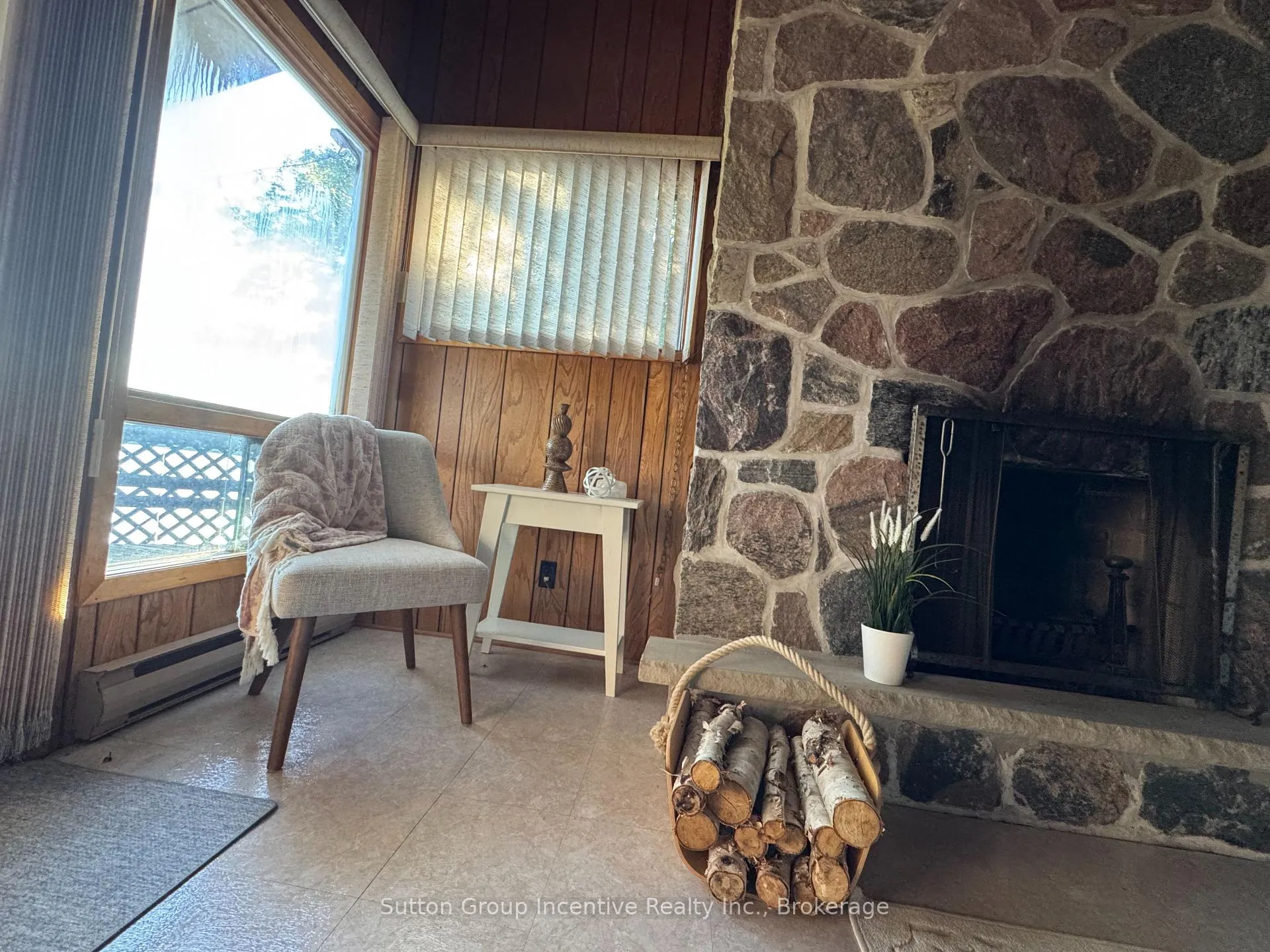 Photo 12 of 1017 Goldfinch Court, Gravenhurst, Morrison — HOMEH